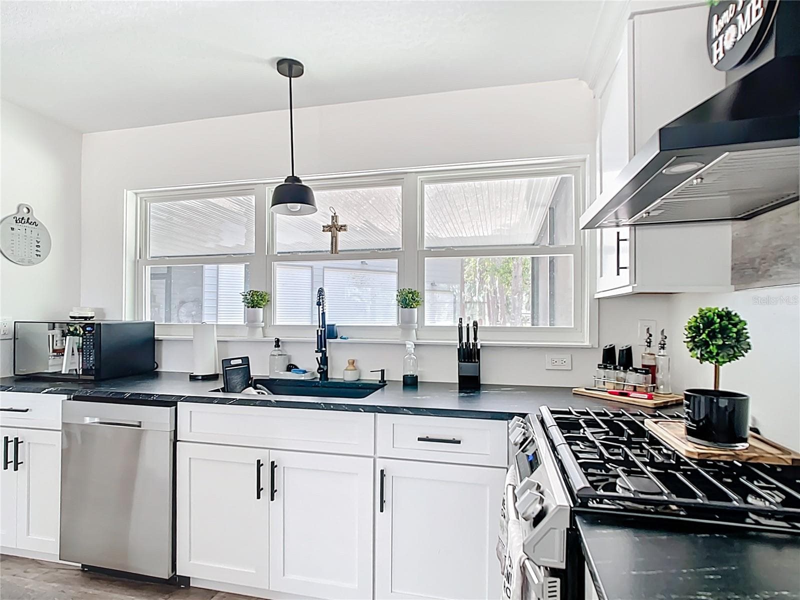 Single Family Residence at 7374 CIRCLE DR, LADY LAKE, photo 11 of 53