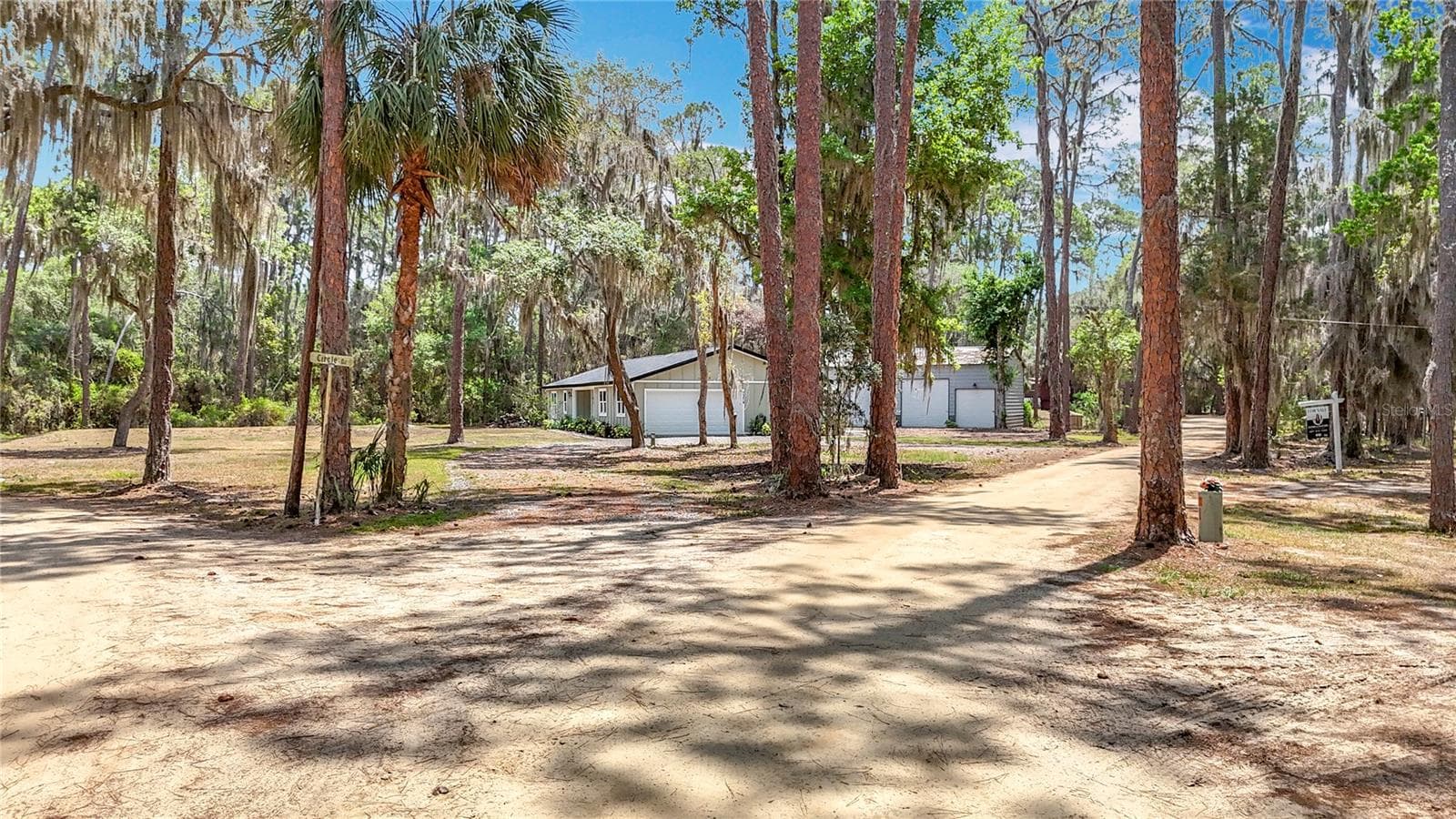 Circle Drive - 7374 CIRCLE DR, LADY LAKE
