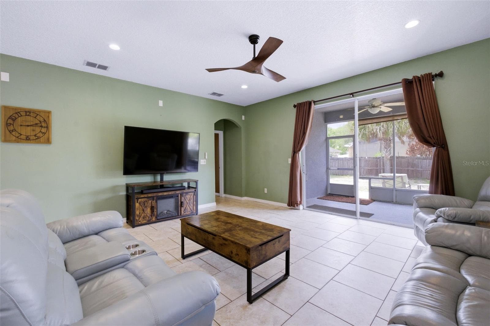 Single Family Residence at 35937 DAWN DR, LEESBURG, photo 6 of 33