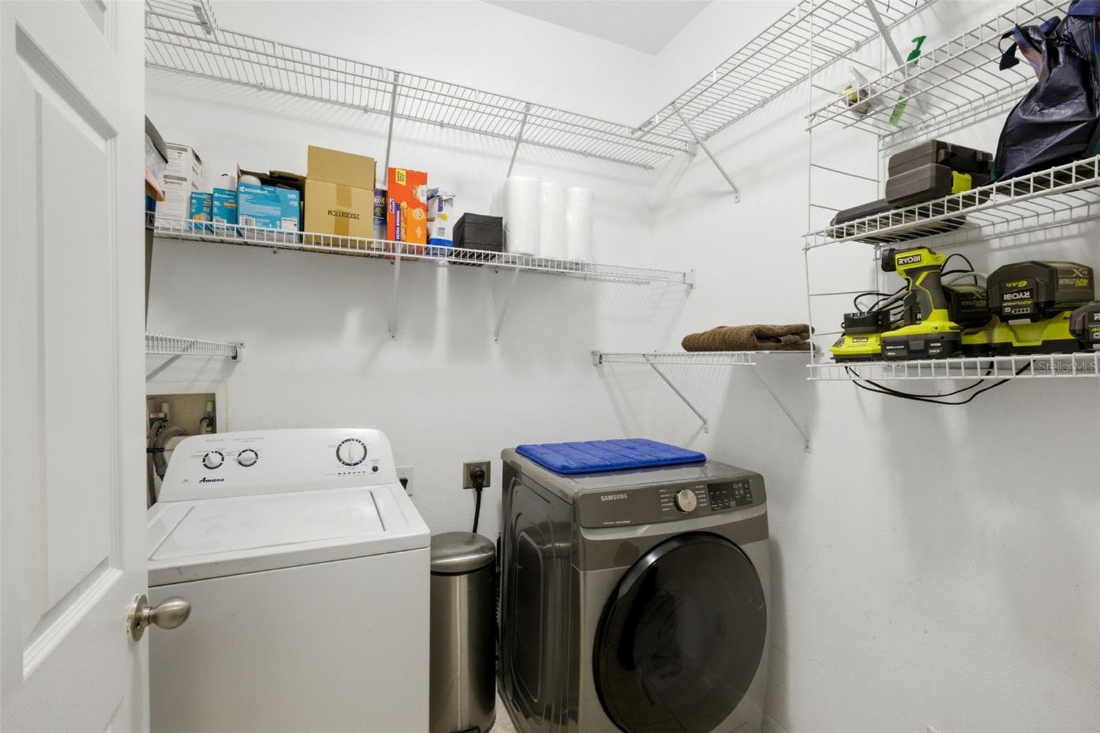 indoor laundry room - 35937 DAWN DR, LEESBURG