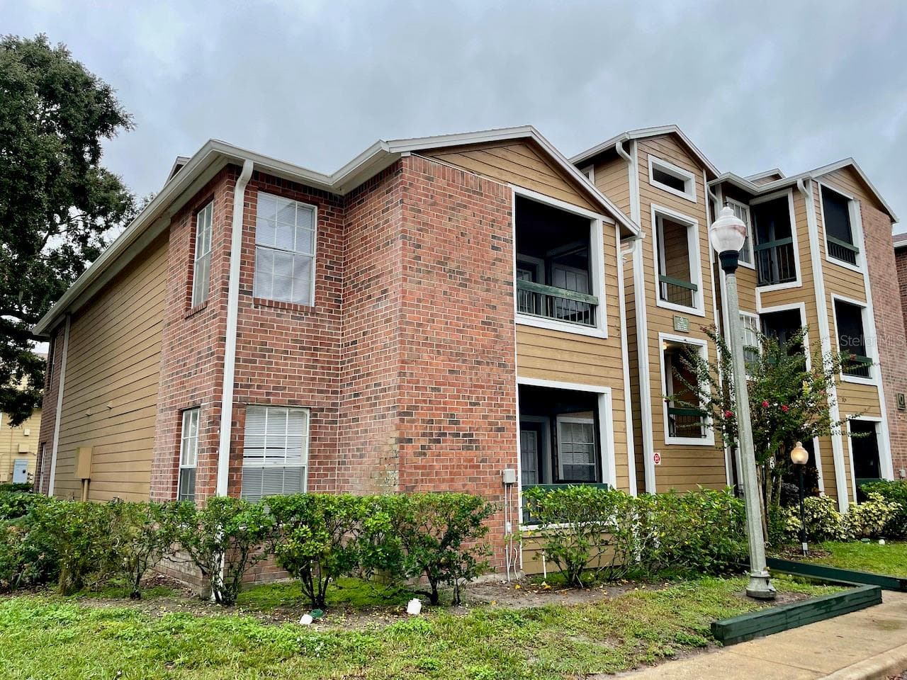 4225 THORNBRIAR LN #201