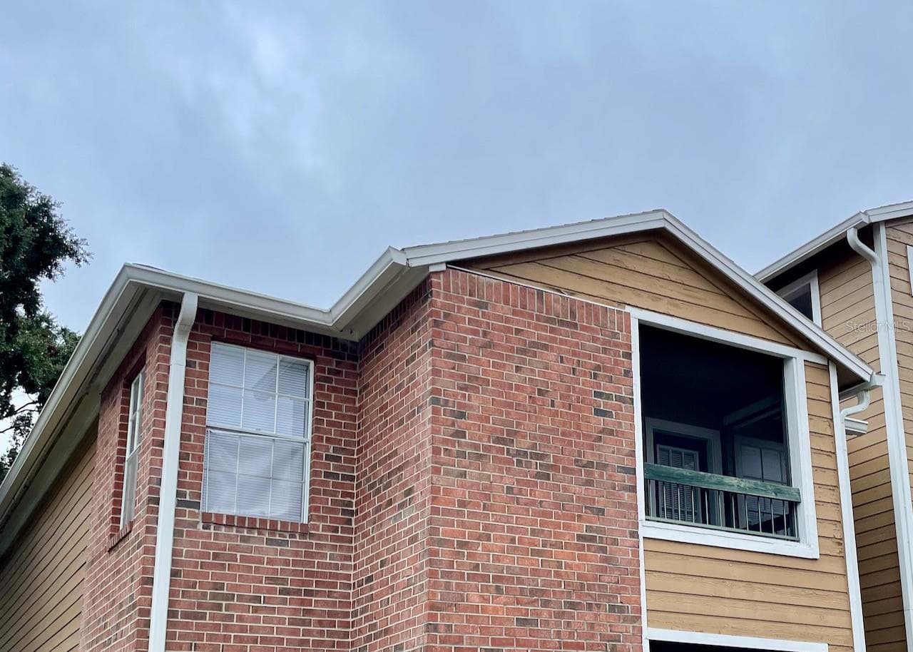Corner unit with vaulted ceilings - 4225 THORNBRIAR LN #201, ORLANDO
