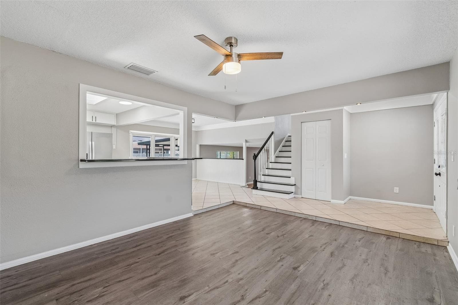 Single Family Residence at 7111 GATEWAY CT, TAMPA, photo 11 of 69
