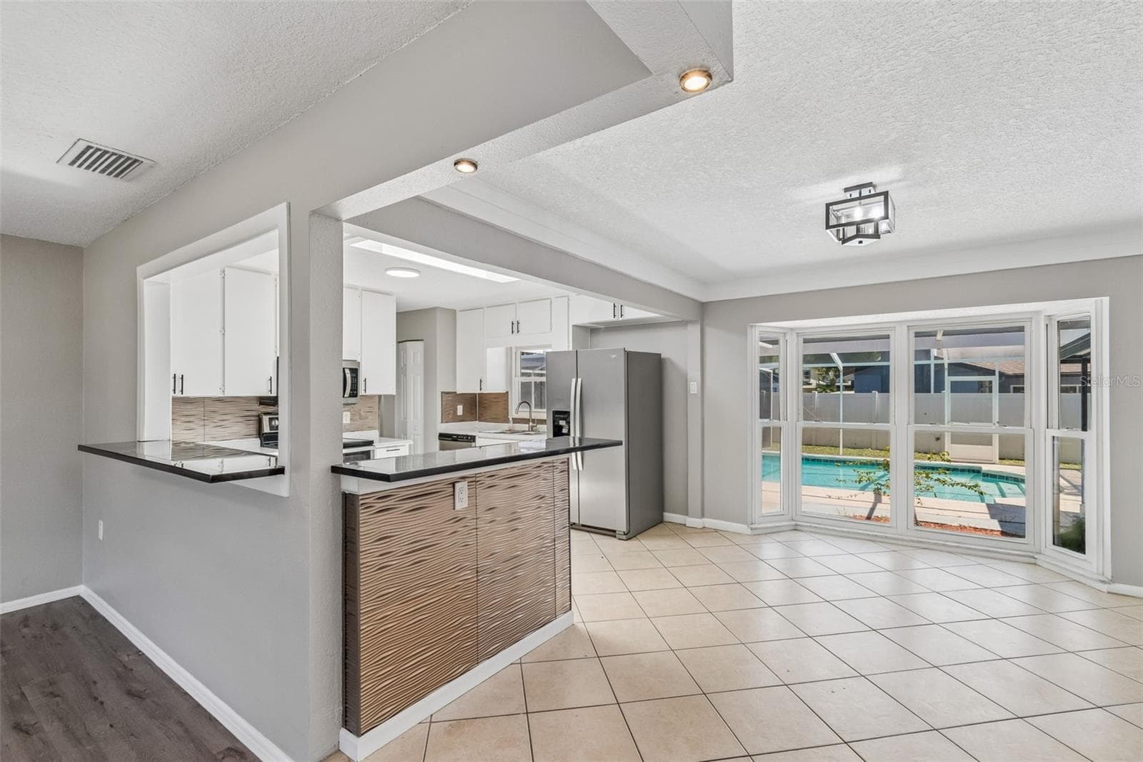 Single Family Residence at 7111 GATEWAY CT, TAMPA, photo 13 of 69