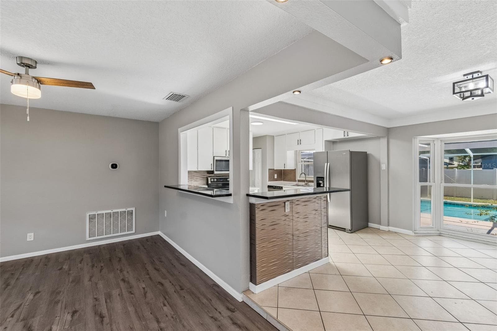Single Family Residence at 7111 GATEWAY CT, TAMPA, photo 15 of 69