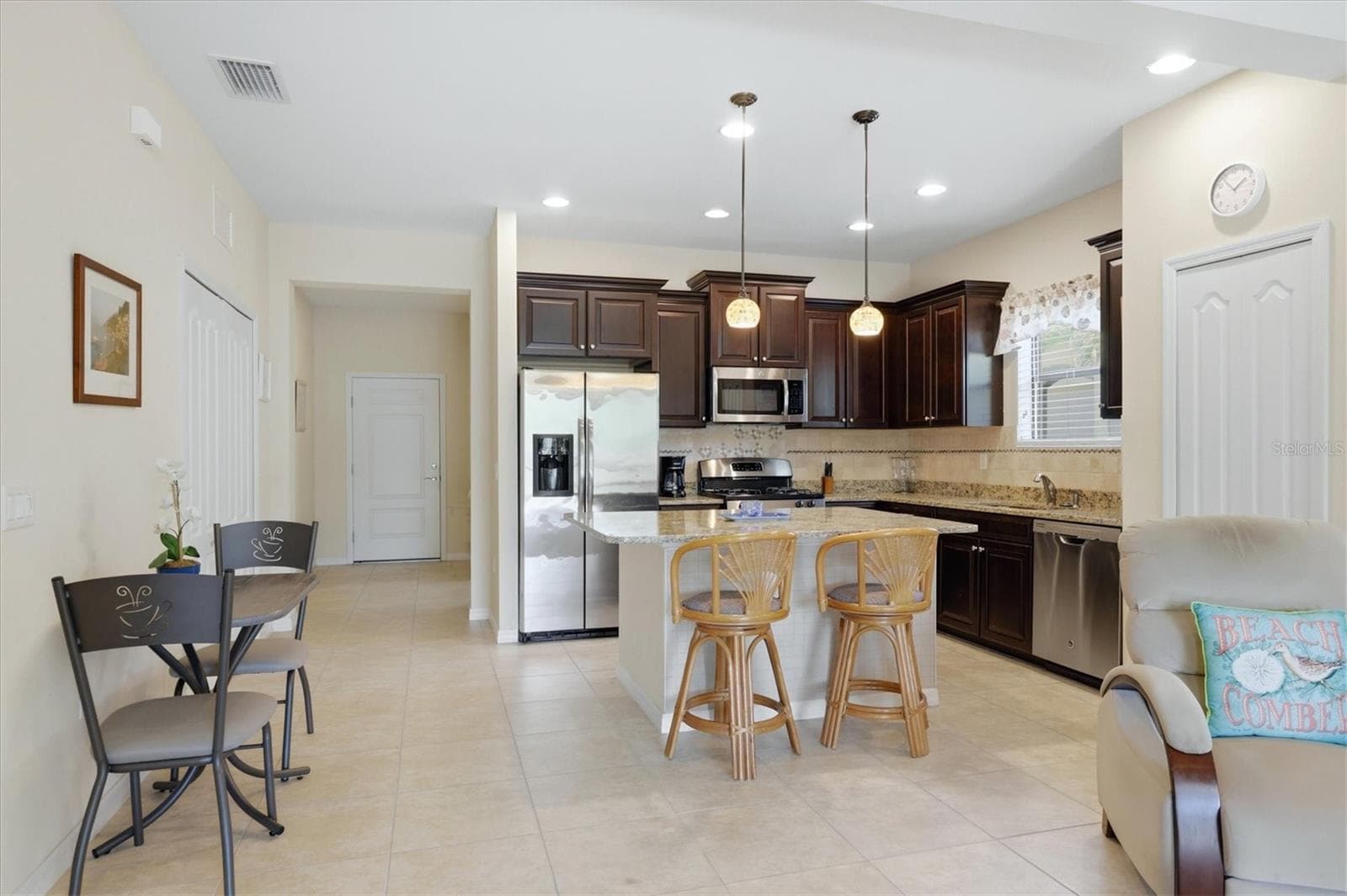 Kitchen with center island - 1359 BACKSPIN DR, ENGLEWOOD