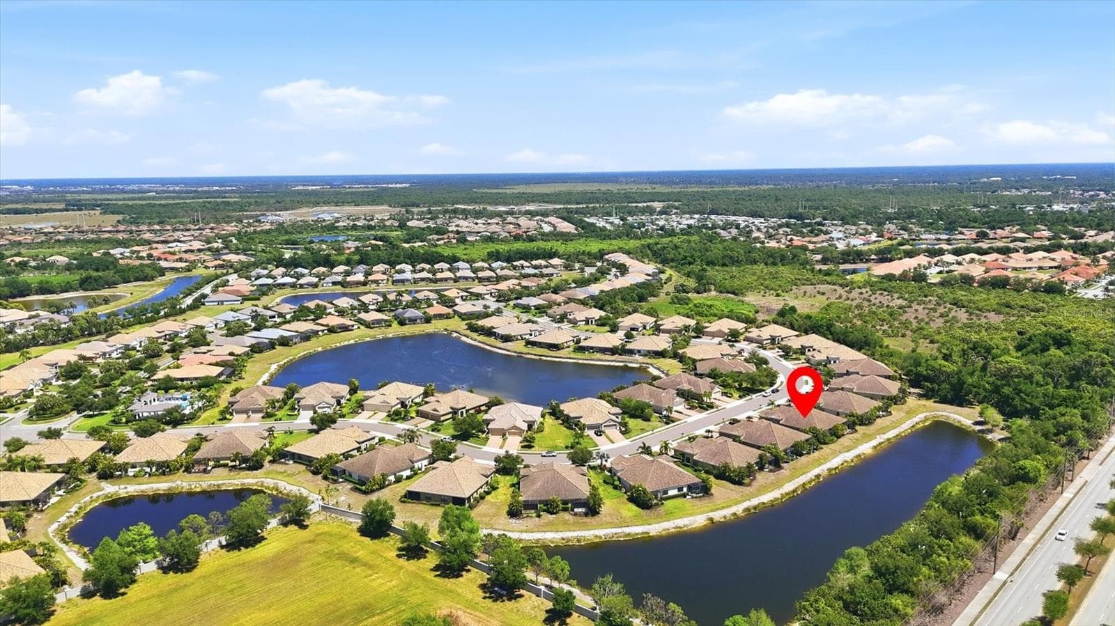 Views overlooking lake - 1359 BACKSPIN DR, ENGLEWOOD