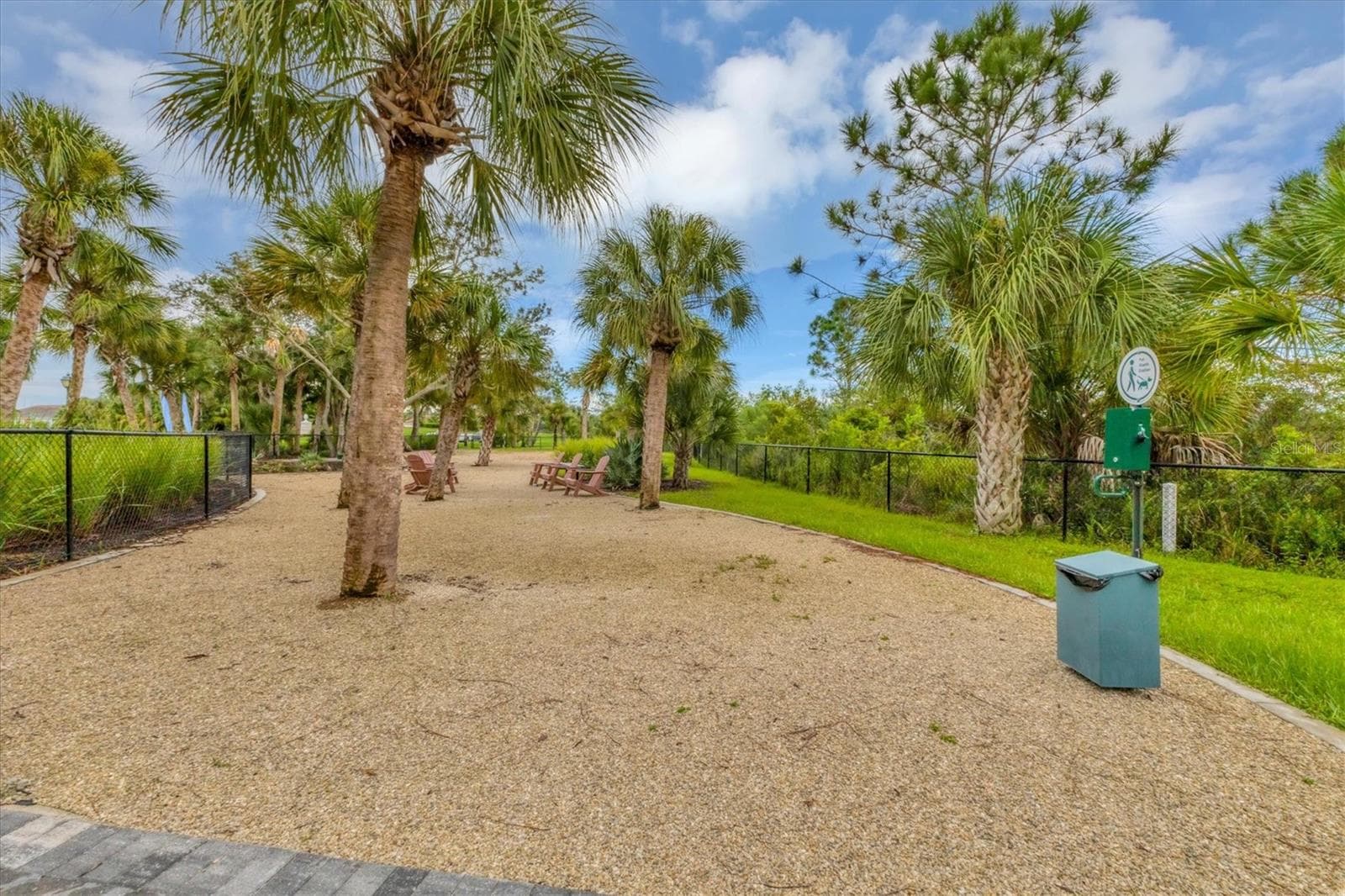 Dog park - 1359 BACKSPIN DR, ENGLEWOOD