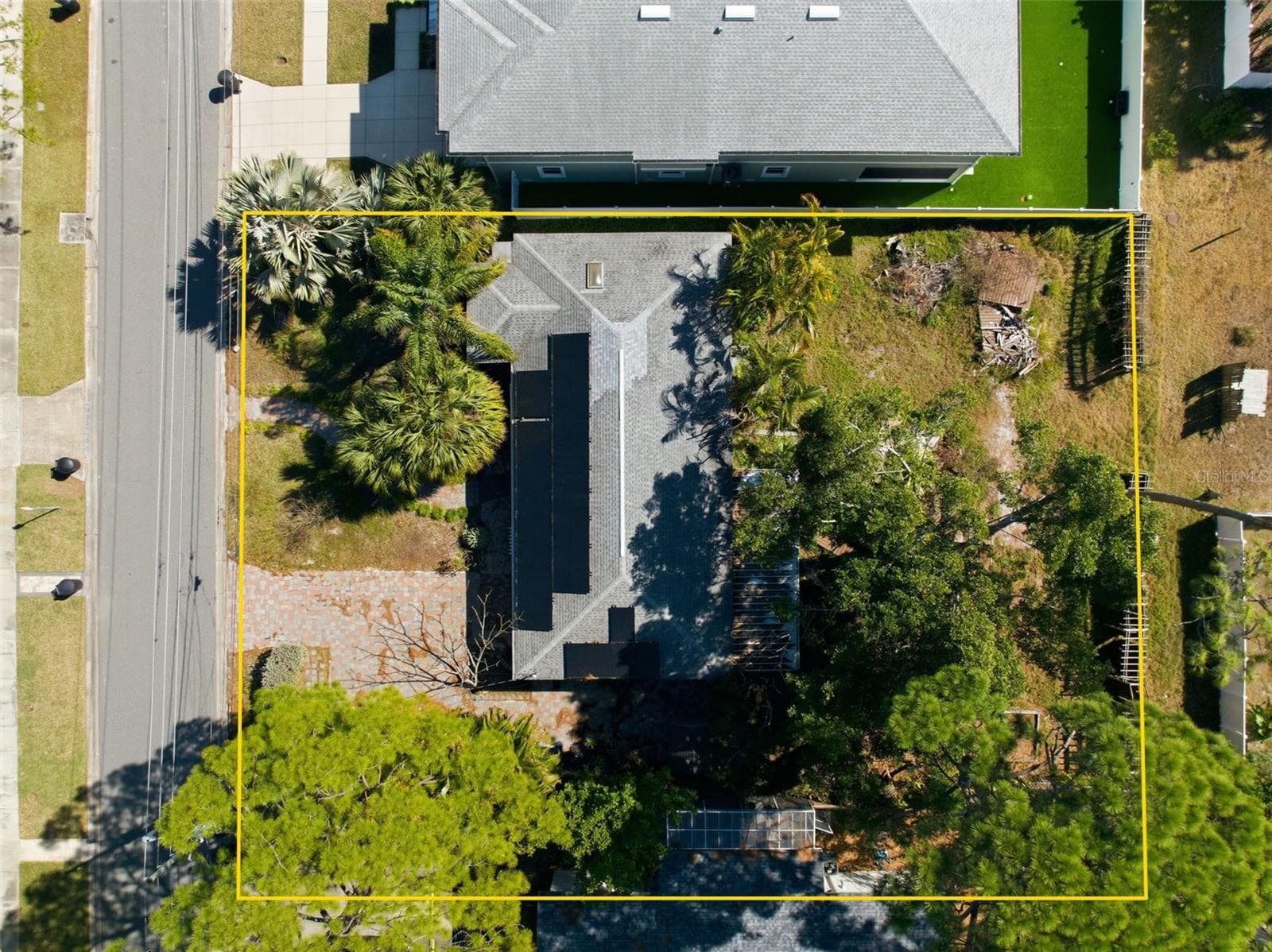 208 48TH AVE N