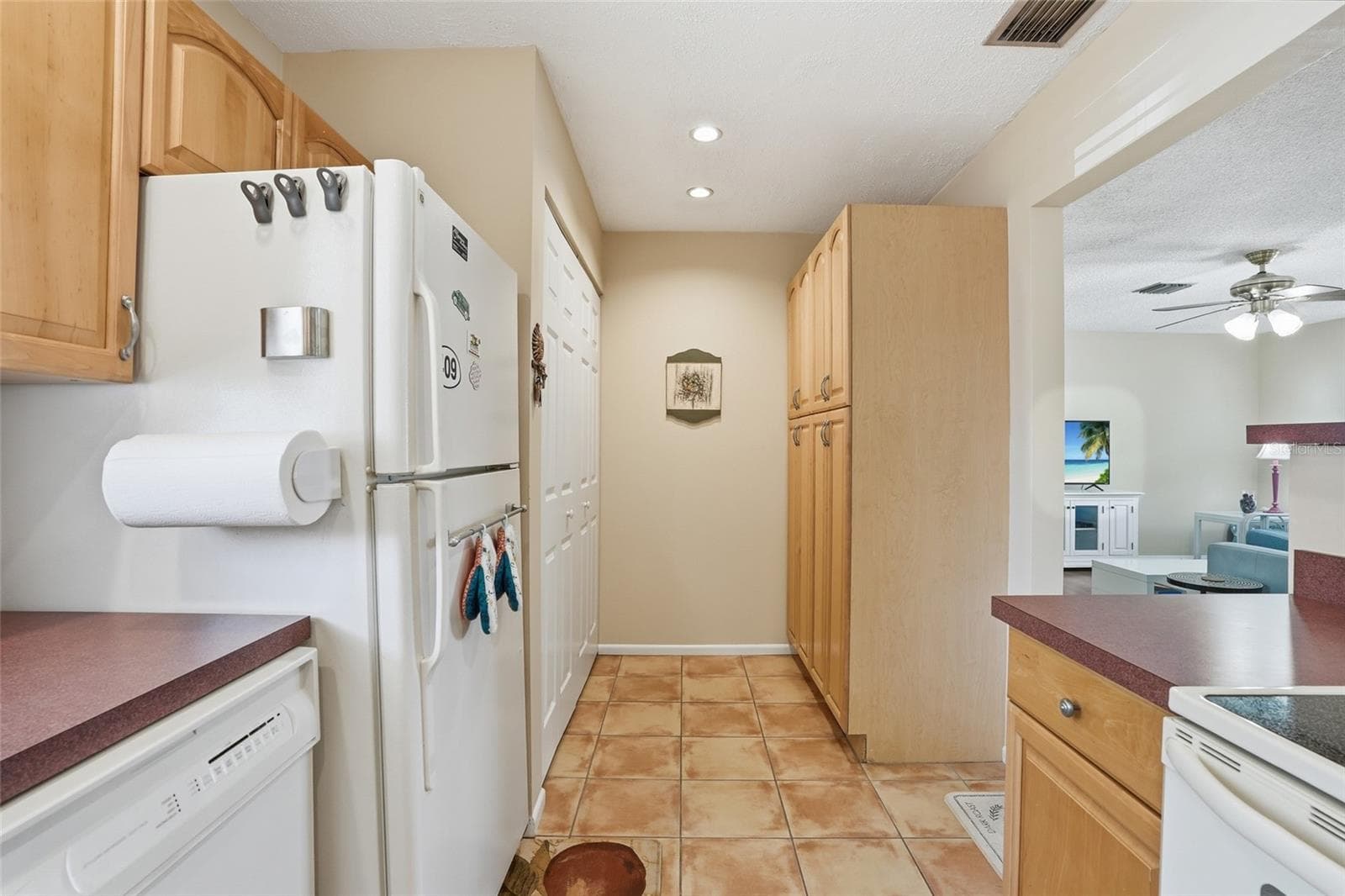Townhouse at 4289 ISLAND CIR #1, FORT MYERS, photo 17 of 38
