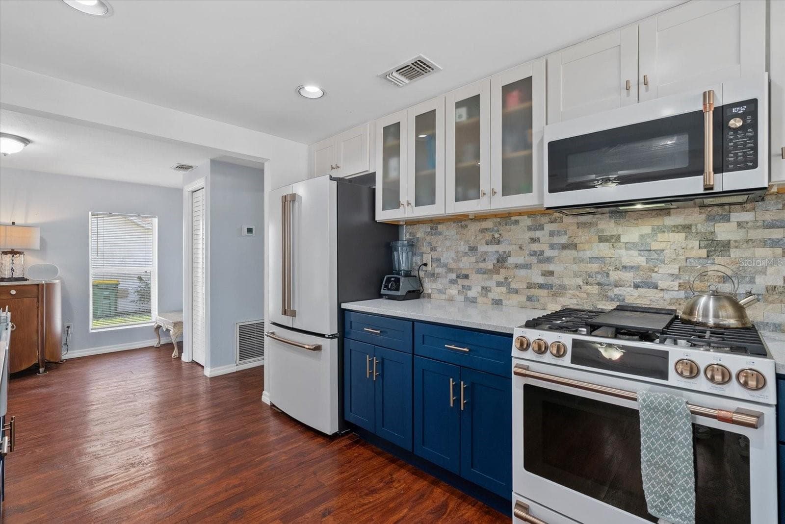 Single Family Residence at 4111 SARASOTA AVE, SARASOTA, photo 2 of 38