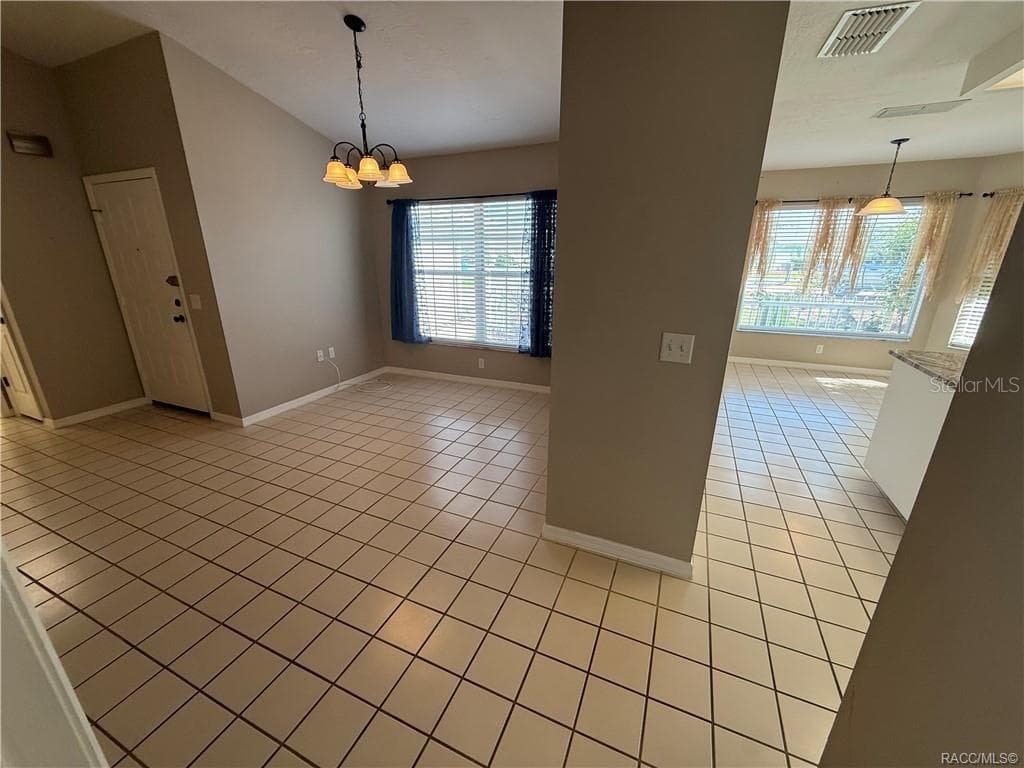 Entryway, dining and kitchen entrance - 838 W BOGART CT, BEVERLY HILLS