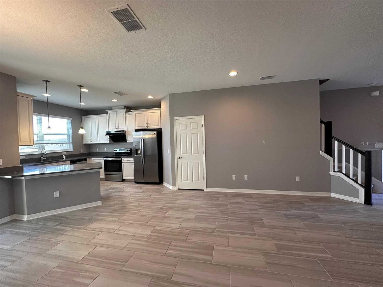 Townhouse at 29850 SOUTHWELL LN, WESLEY CHAPEL, photo 4 of 32