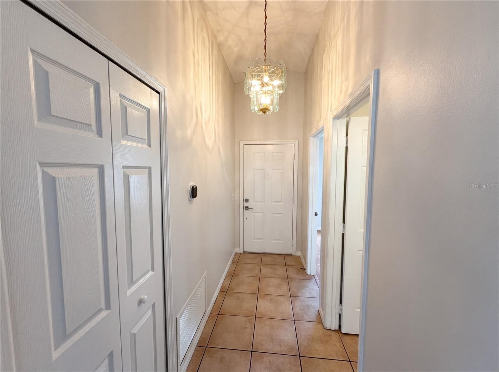 Single Family Residence at 9814 DEAN COVE LN, ORLANDO, photo 8 of 21