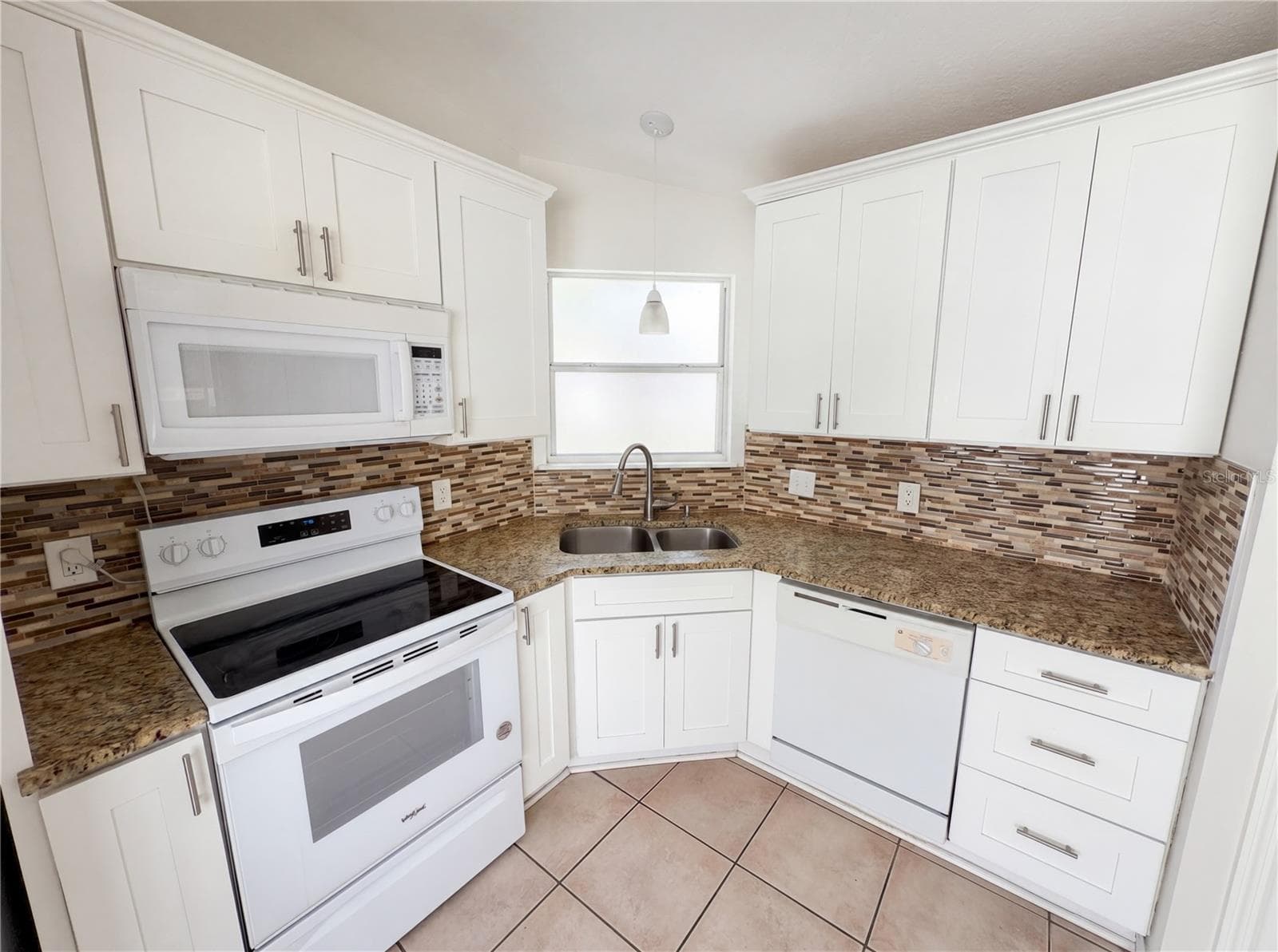 Single Family Residence at 9814 DEAN COVE LN, ORLANDO, photo 9 of 21