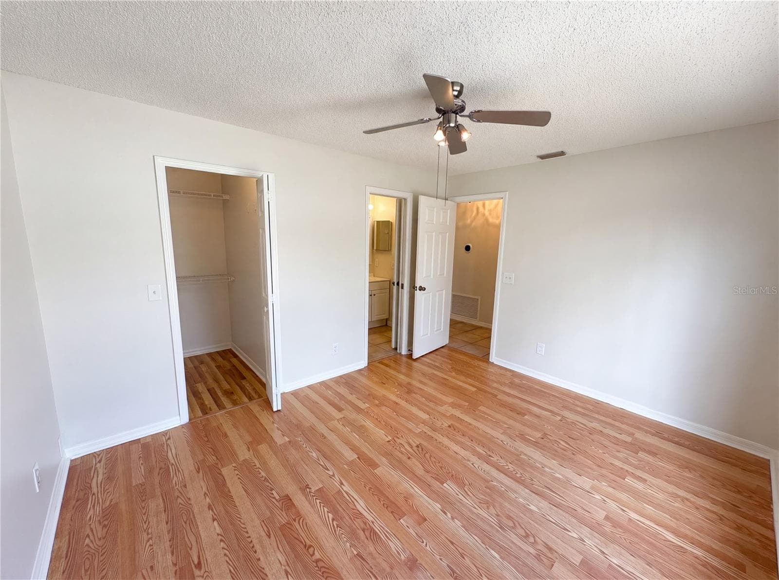 Single Family Residence at 9814 DEAN COVE LN, ORLANDO, photo 15 of 21