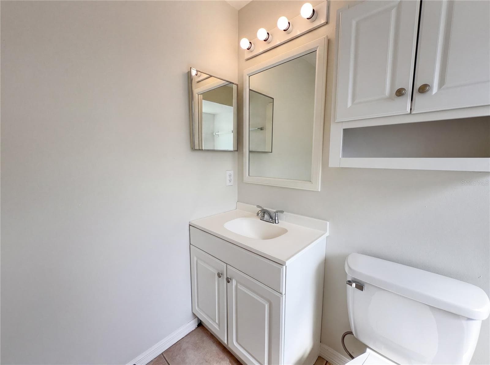 Single Family Residence at 9814 DEAN COVE LN, ORLANDO, photo 17 of 21