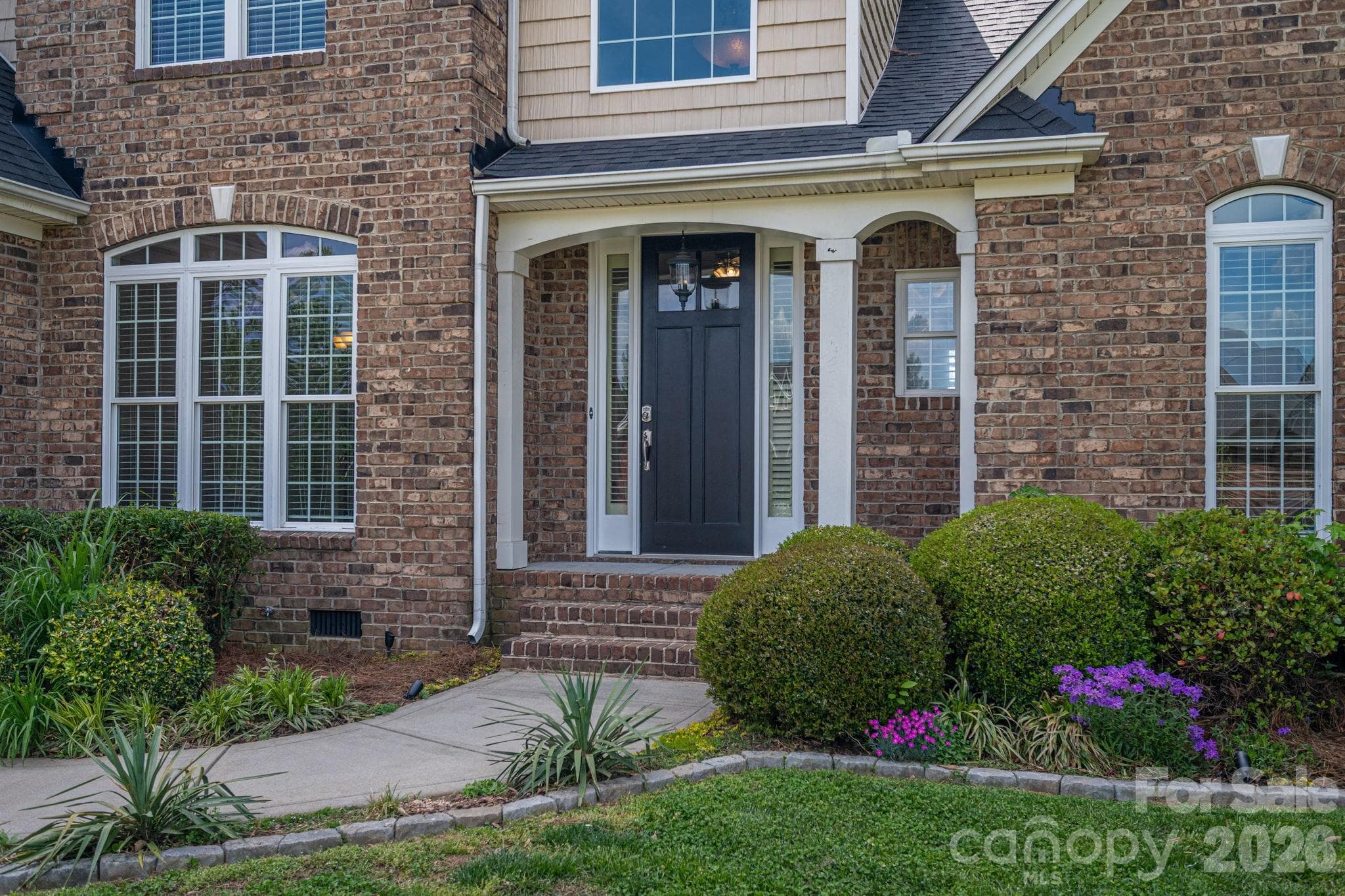 Single Family Residence at 4012 Saint Andrews Court, Cramerton, photo 4 of 58