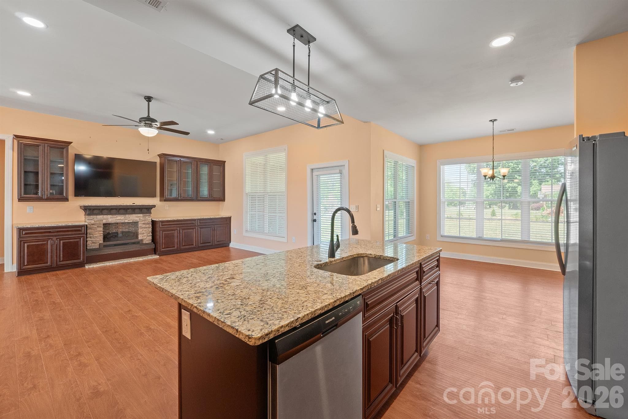 Single Family Residence at 101 Long Meadows Drive, Kings Mountain, photo 6 of 33