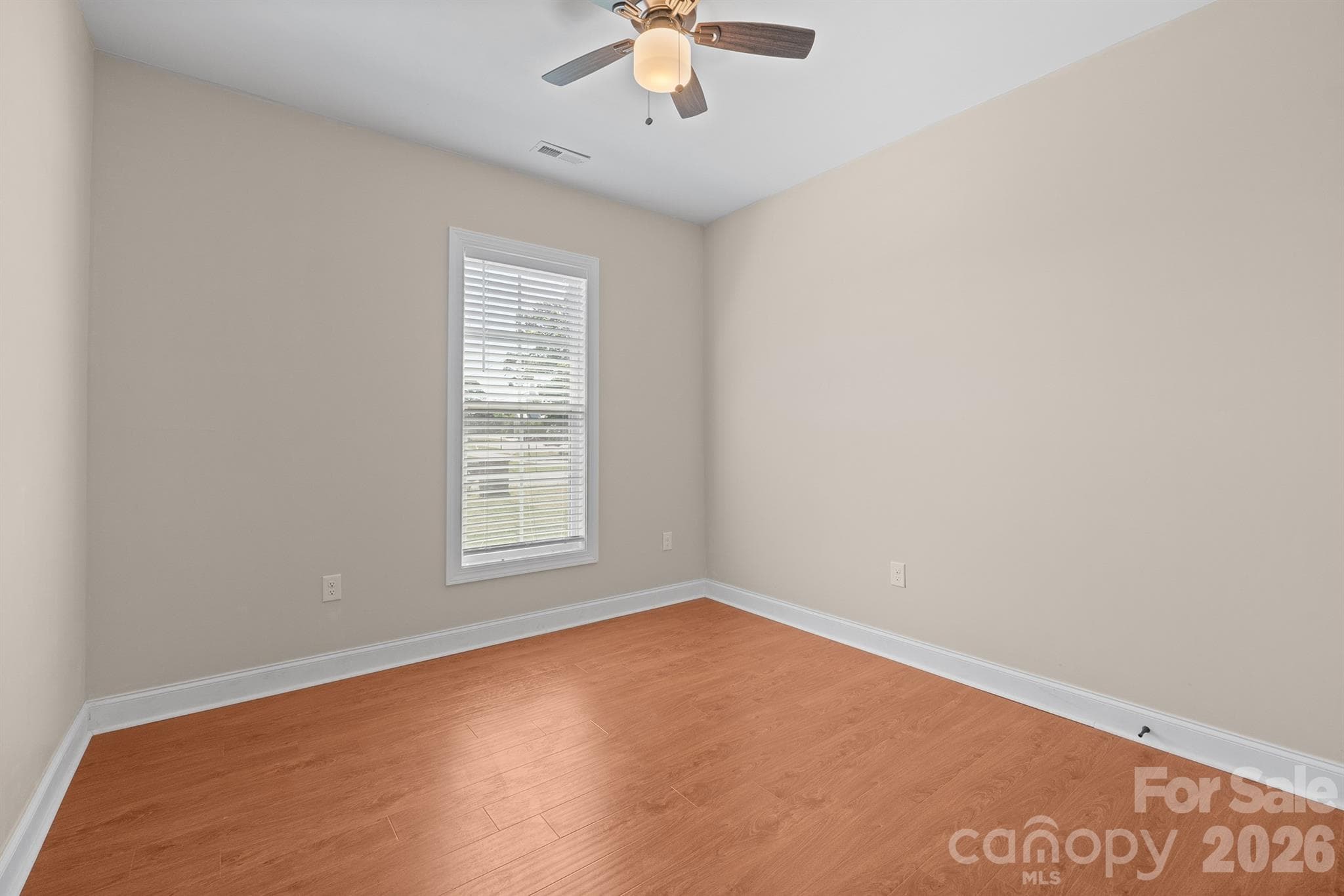 Single Family Residence at 101 Long Meadows Drive, Kings Mountain, photo 16 of 33