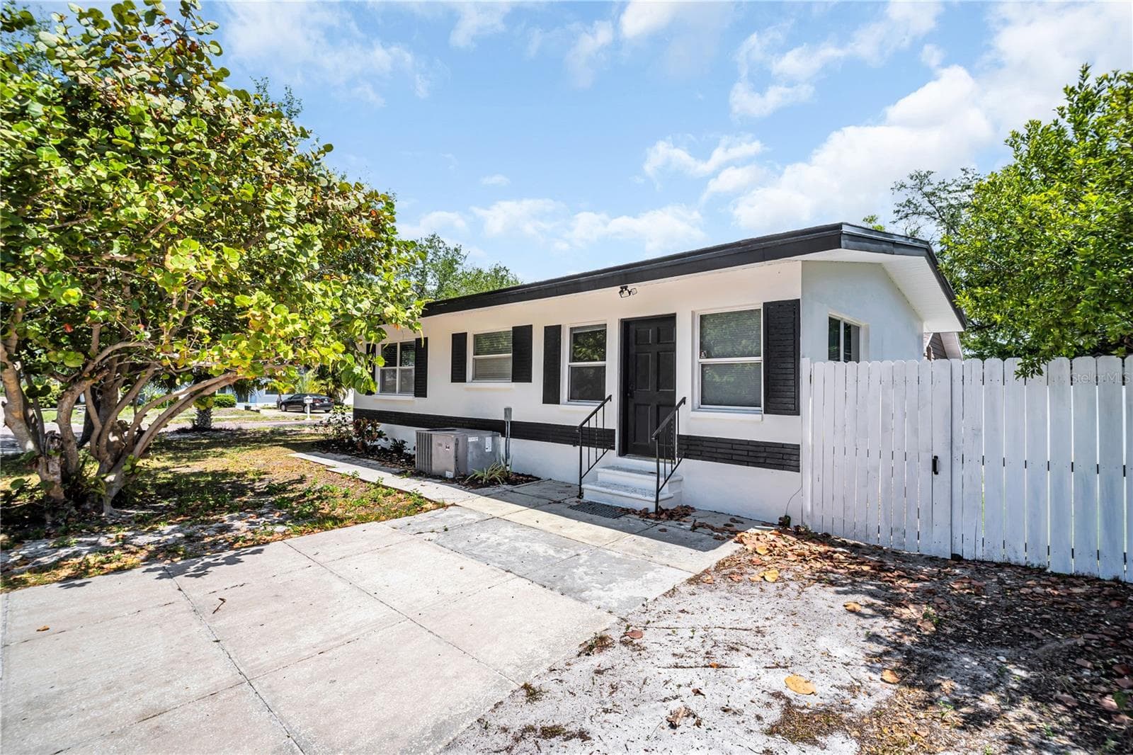Backyard entrance - 1001 JASMINE WAY, CLEARWATER