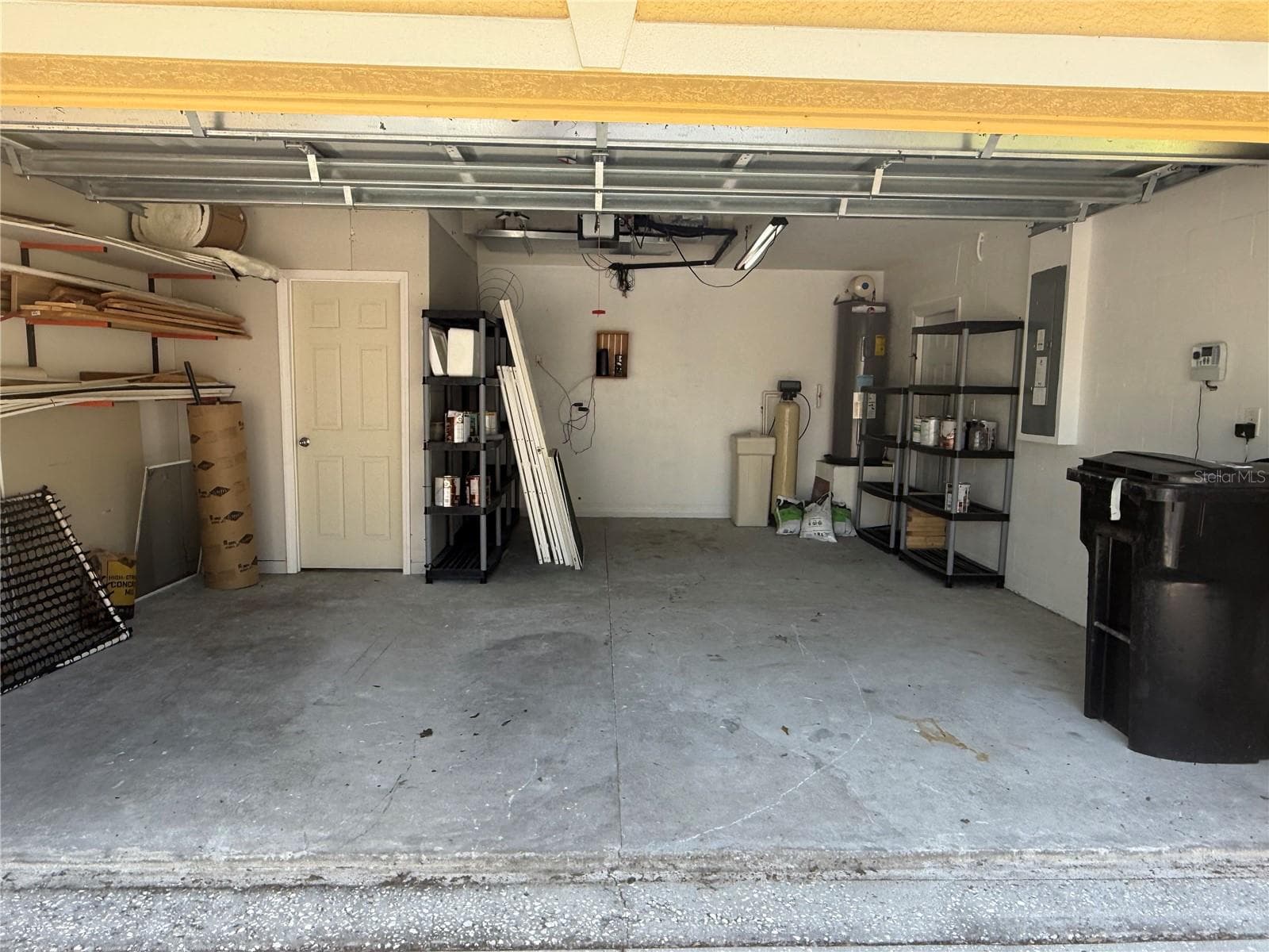 Single Family Residence at 11055 BELLE HAVEN DR, NEW PORT RICHEY, photo 2 of 24