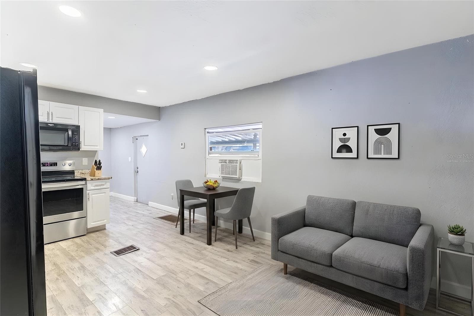 Virtually Staged - 5807 BARRY LN, TAMPA