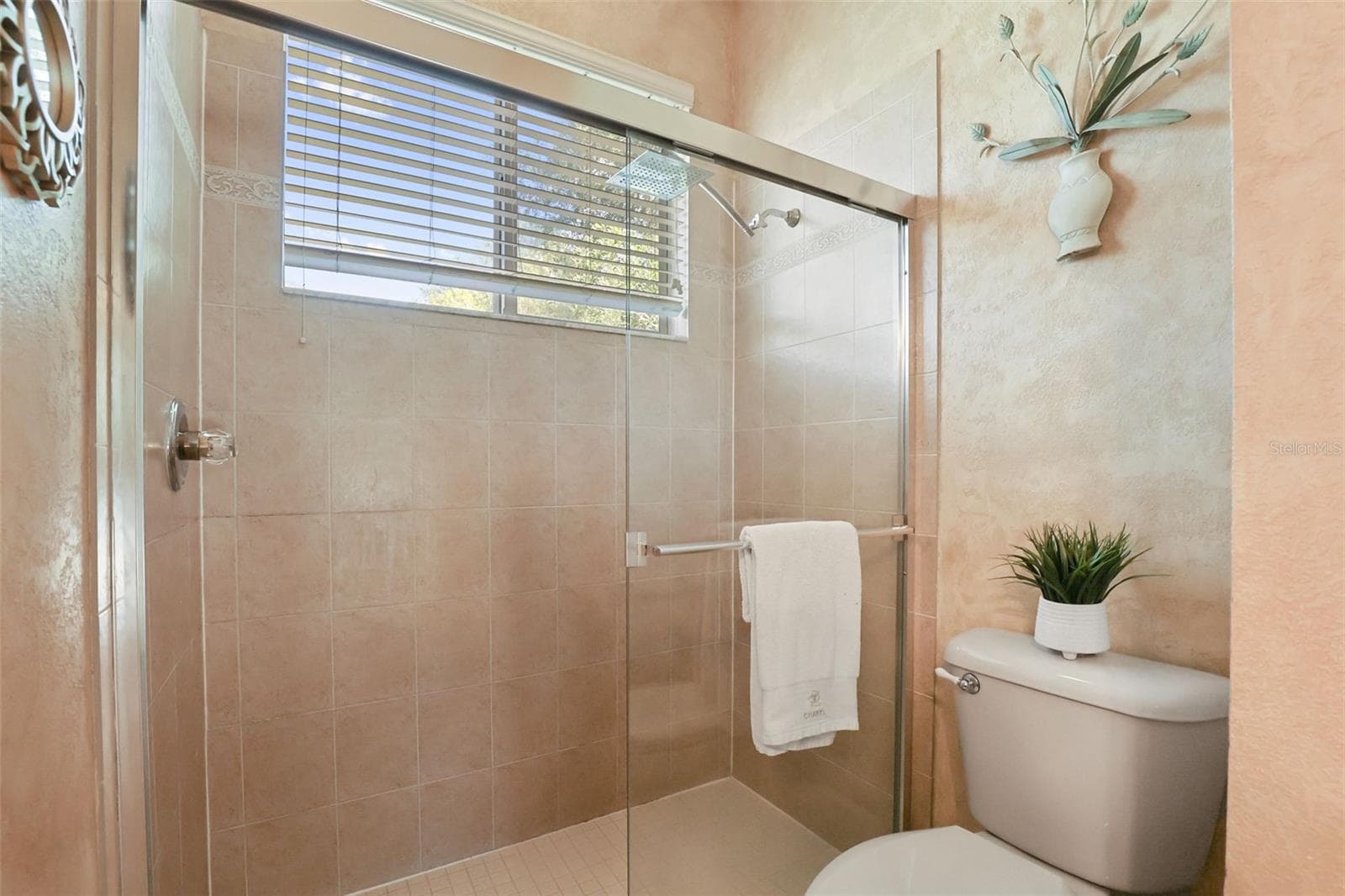 Full Bathroom Three - 27608 PINE POINT DR, WESLEY CHAPEL