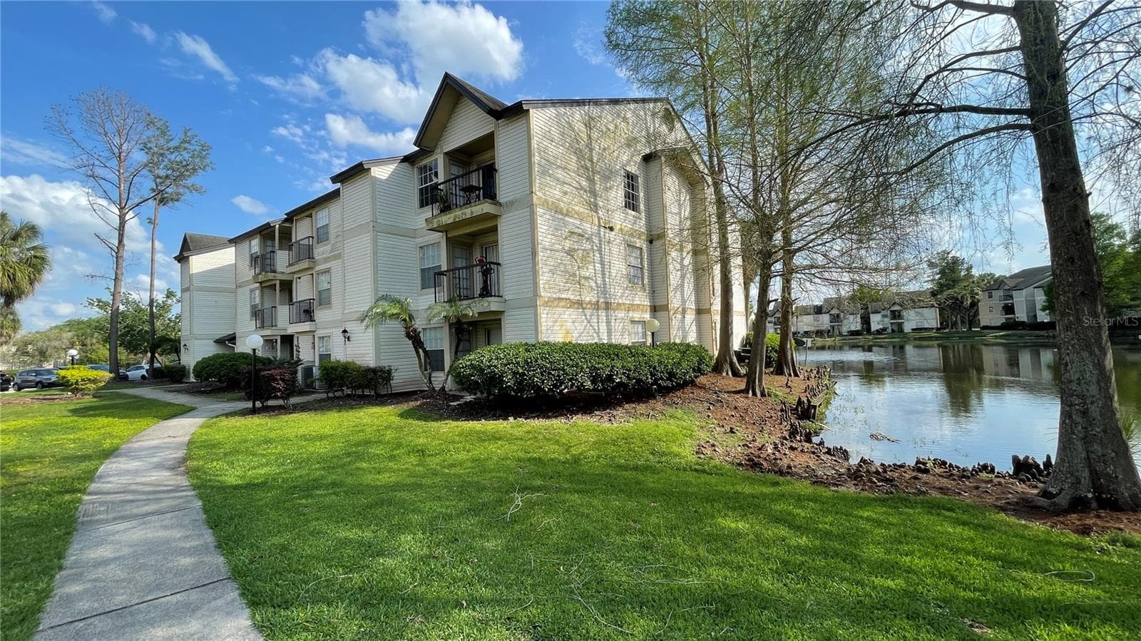 1948 LAKE ATRIUMS CIR #113