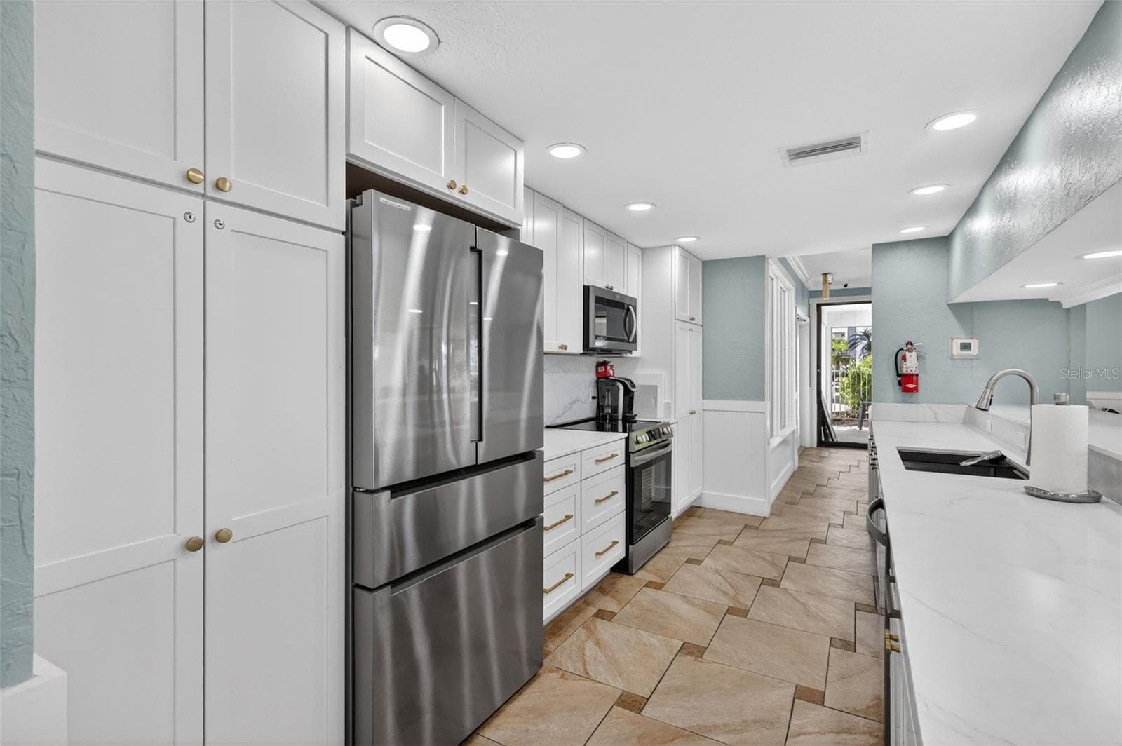 Condominium at 1080 W PEPPERTREE LN #305A, SARASOTA, photo 51 of 56