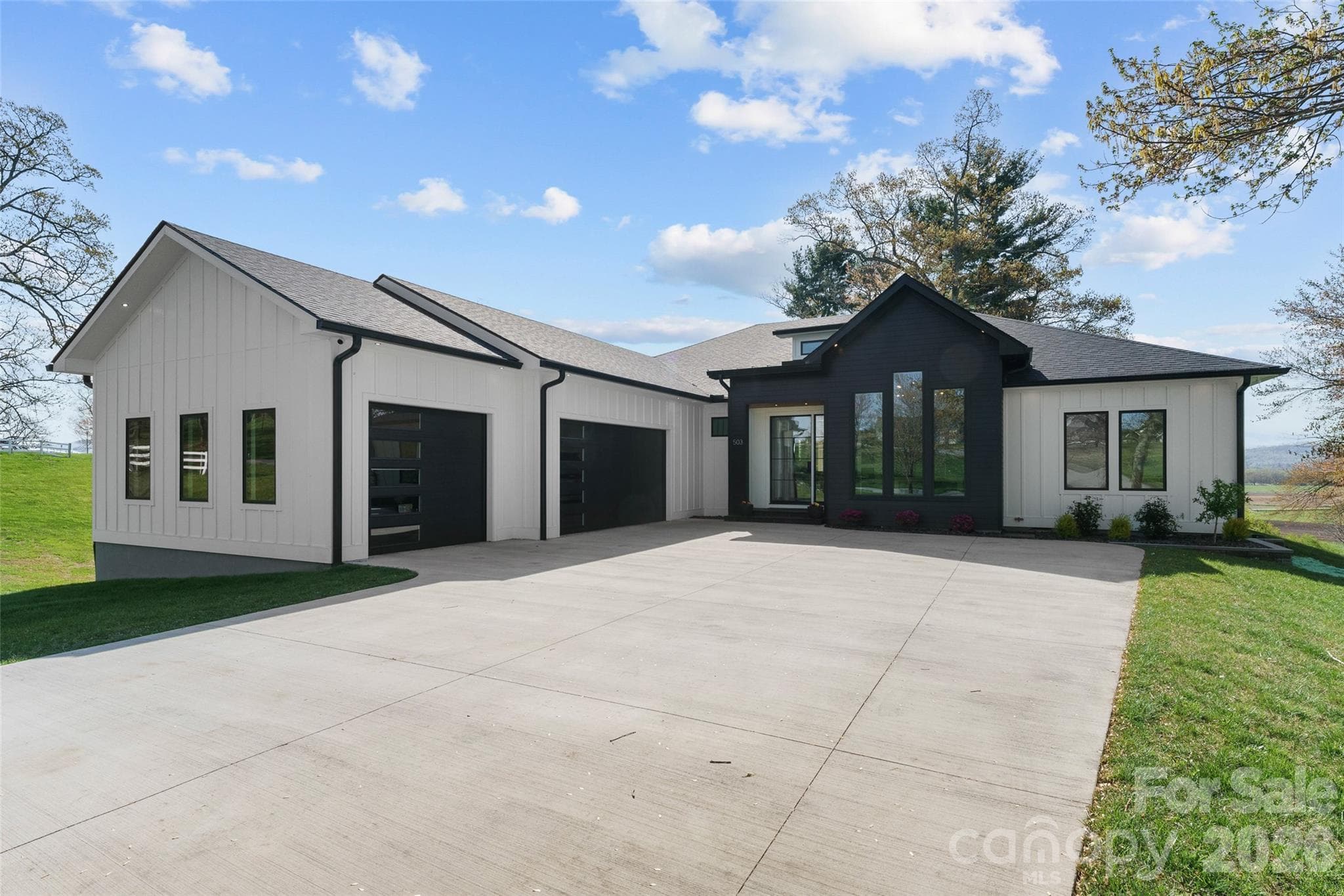 Single Family Residence at 503 Nesbitt Drive, Mills River, photo 2 of 43