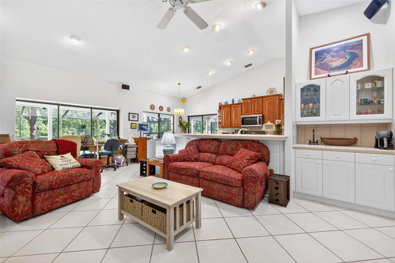 Single Family Residence at 5035 BARROWE DR, TAMPA, photo 8 of 36
