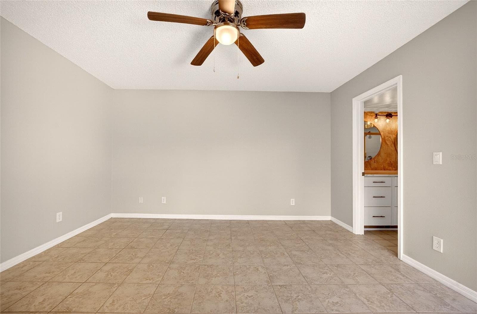 Townhouse at 2906 ASH DR, LEESBURG, photo 15 of 42
