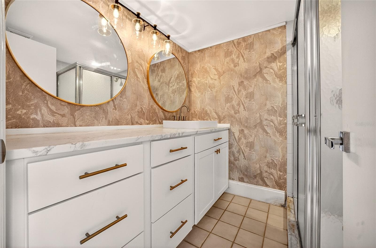 Townhouse at 2906 ASH DR, LEESBURG, photo 17 of 42