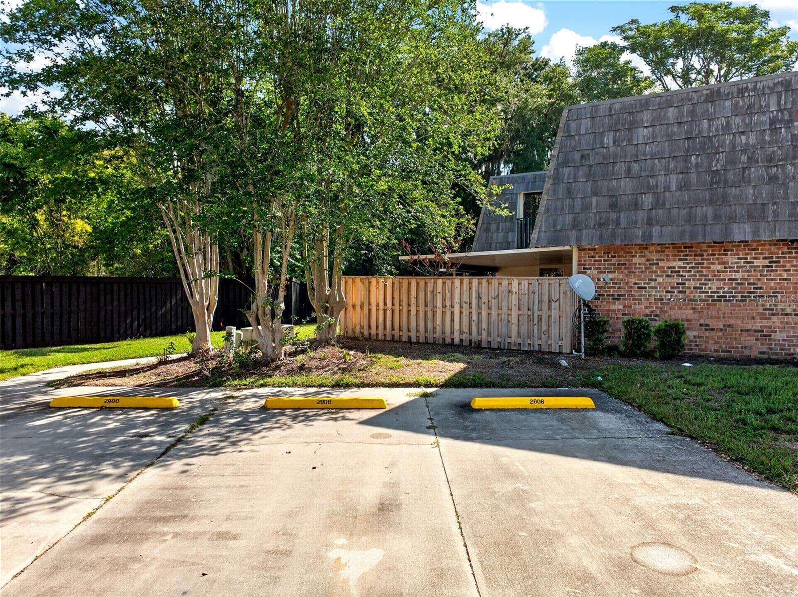 Townhouse at 2906 ASH DR, LEESBURG, photo 31 of 42