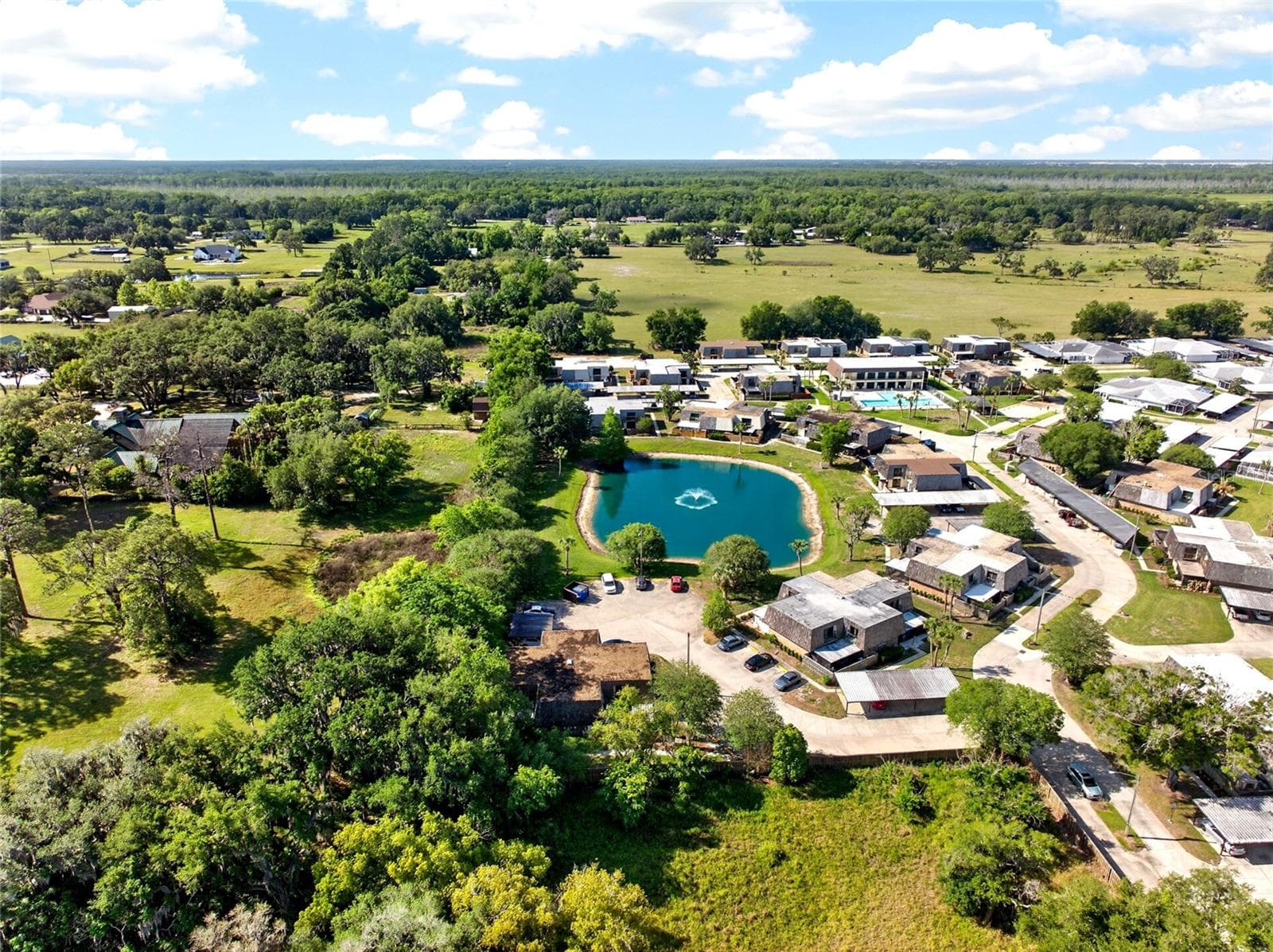 Townhouse at 2906 ASH DR, LEESBURG, photo 35 of 42