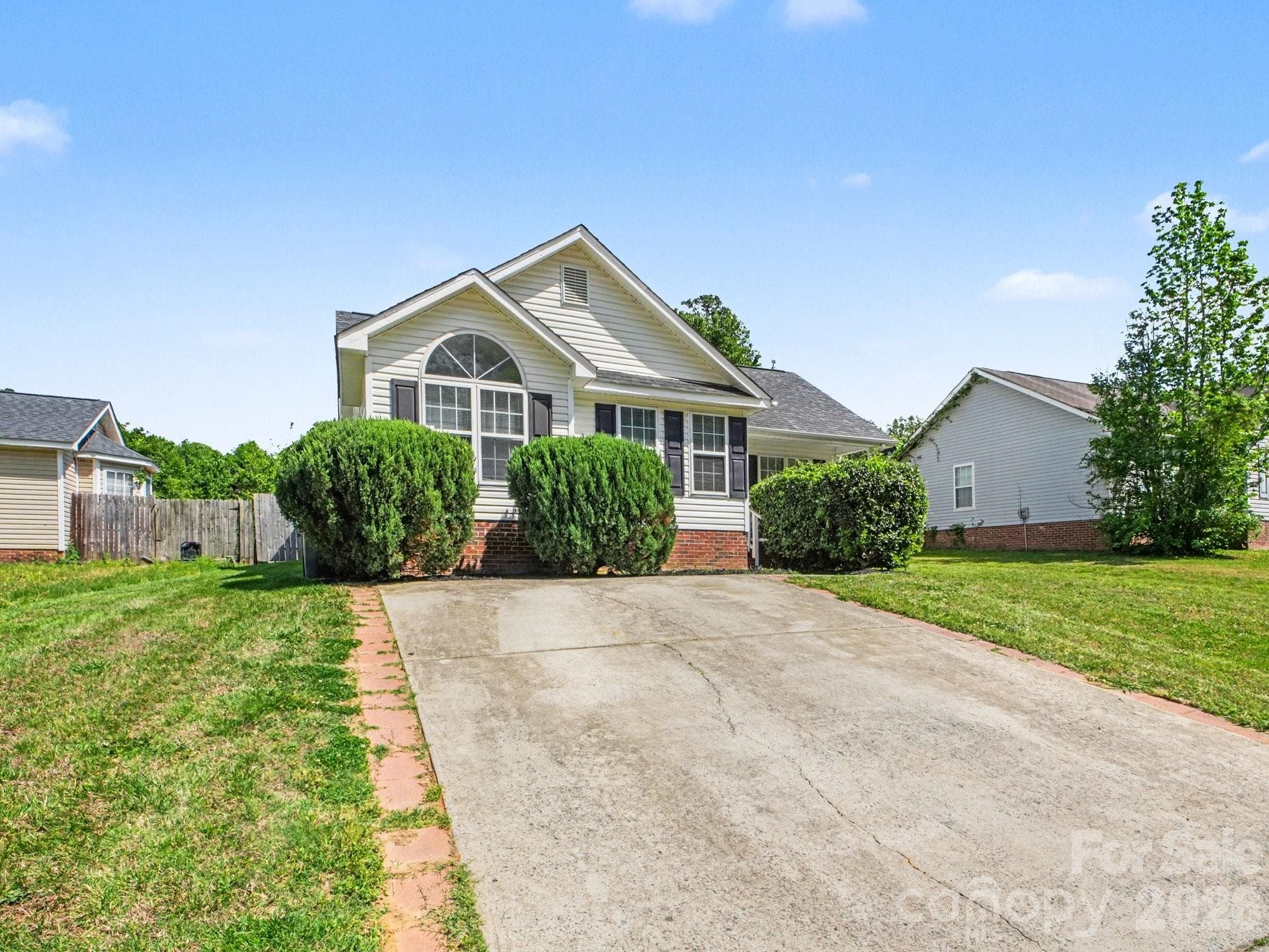 Single Family Residence at 3744 Capps Hill Drive, Charlotte, photo 2 of 26