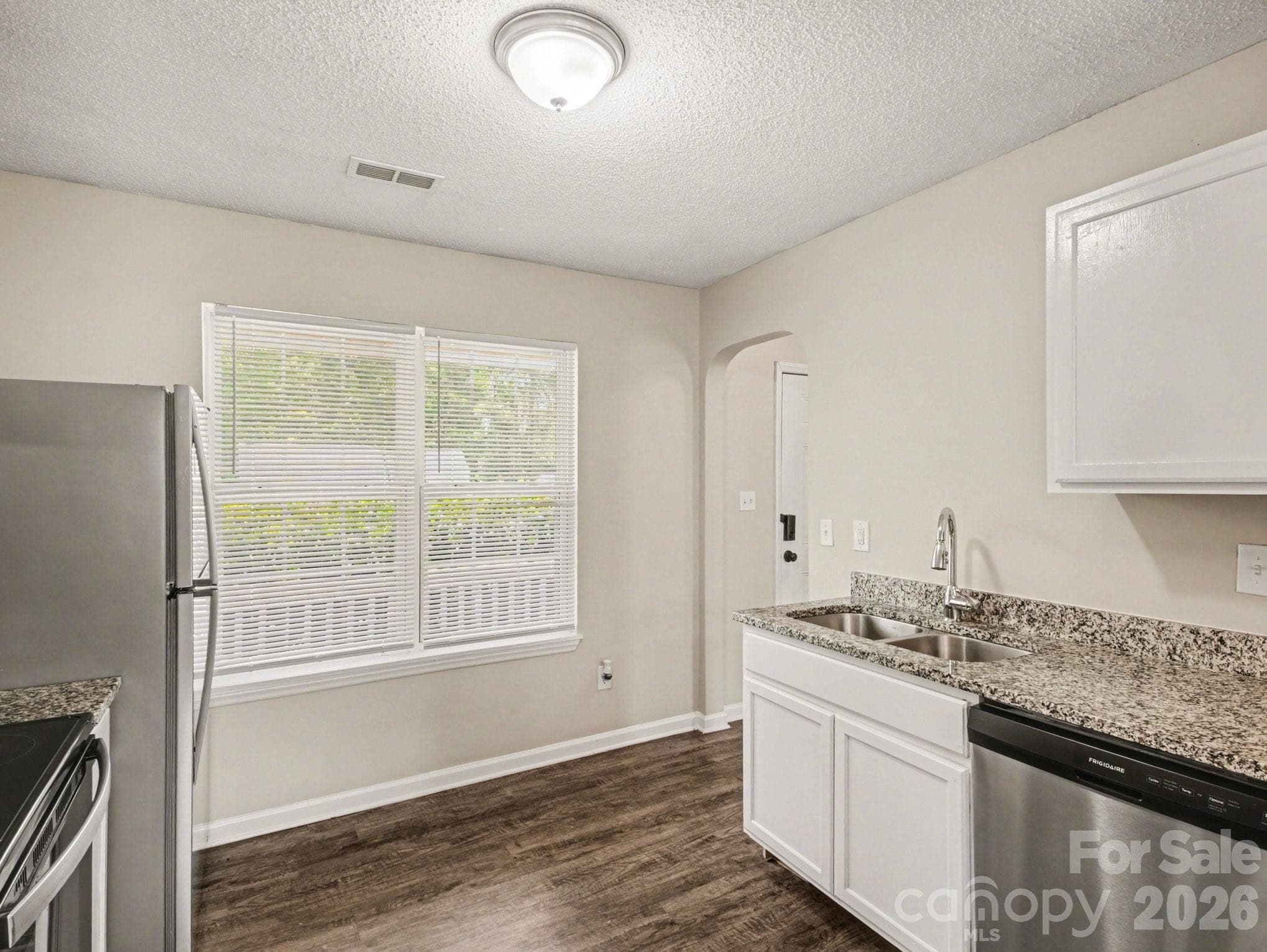 Single Family Residence at 3744 Capps Hill Drive, Charlotte, photo 9 of 26