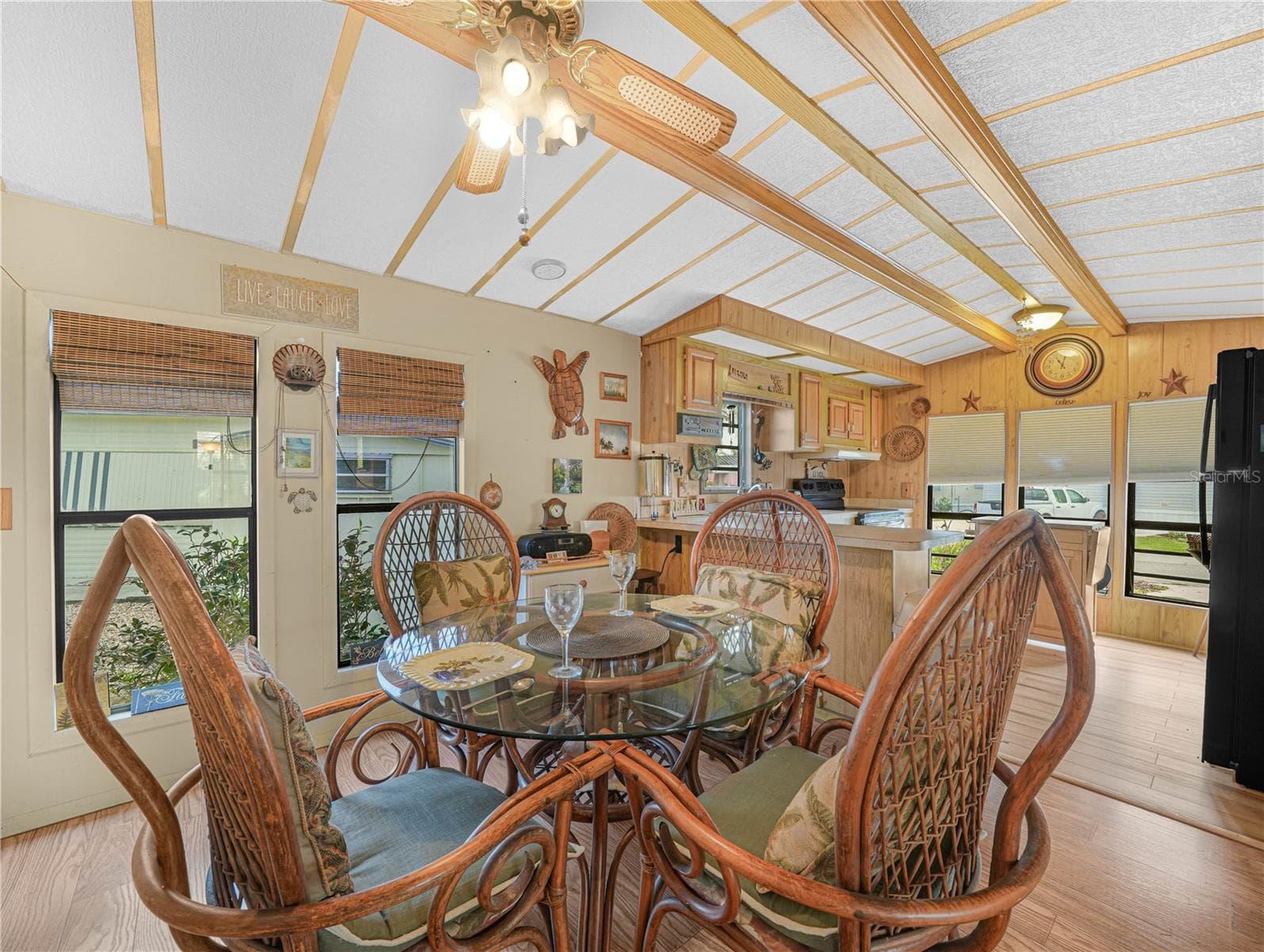 Manufactured Home at 29 BEAVERKILL DR, LAKE WALES, photo 12 of 48