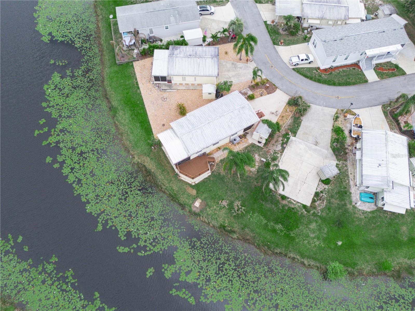 Manufactured Home at 29 BEAVERKILL DR, LAKE WALES, photo 33 of 48