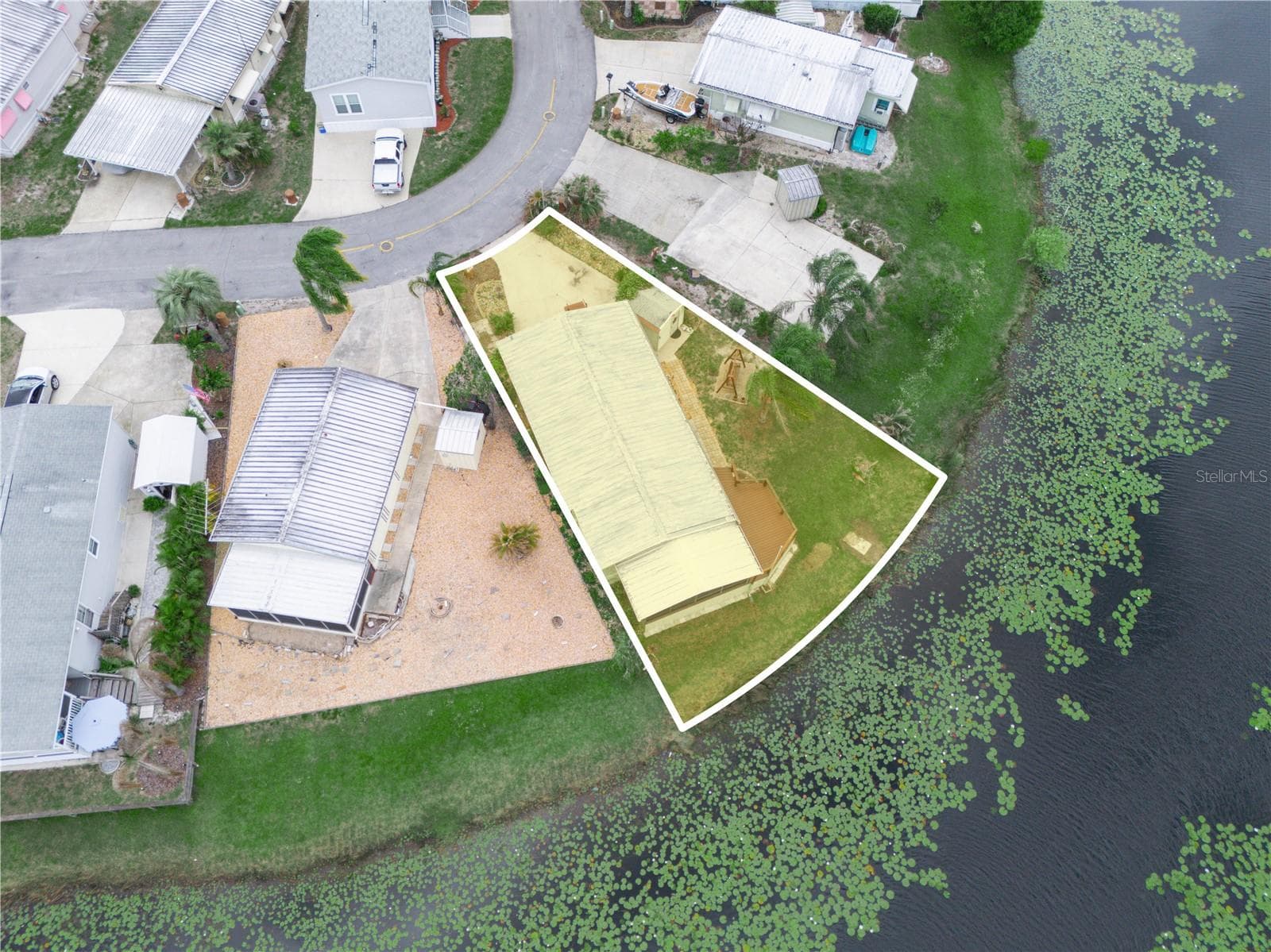 Manufactured Home at 29 BEAVERKILL DR, LAKE WALES, photo 39 of 48
