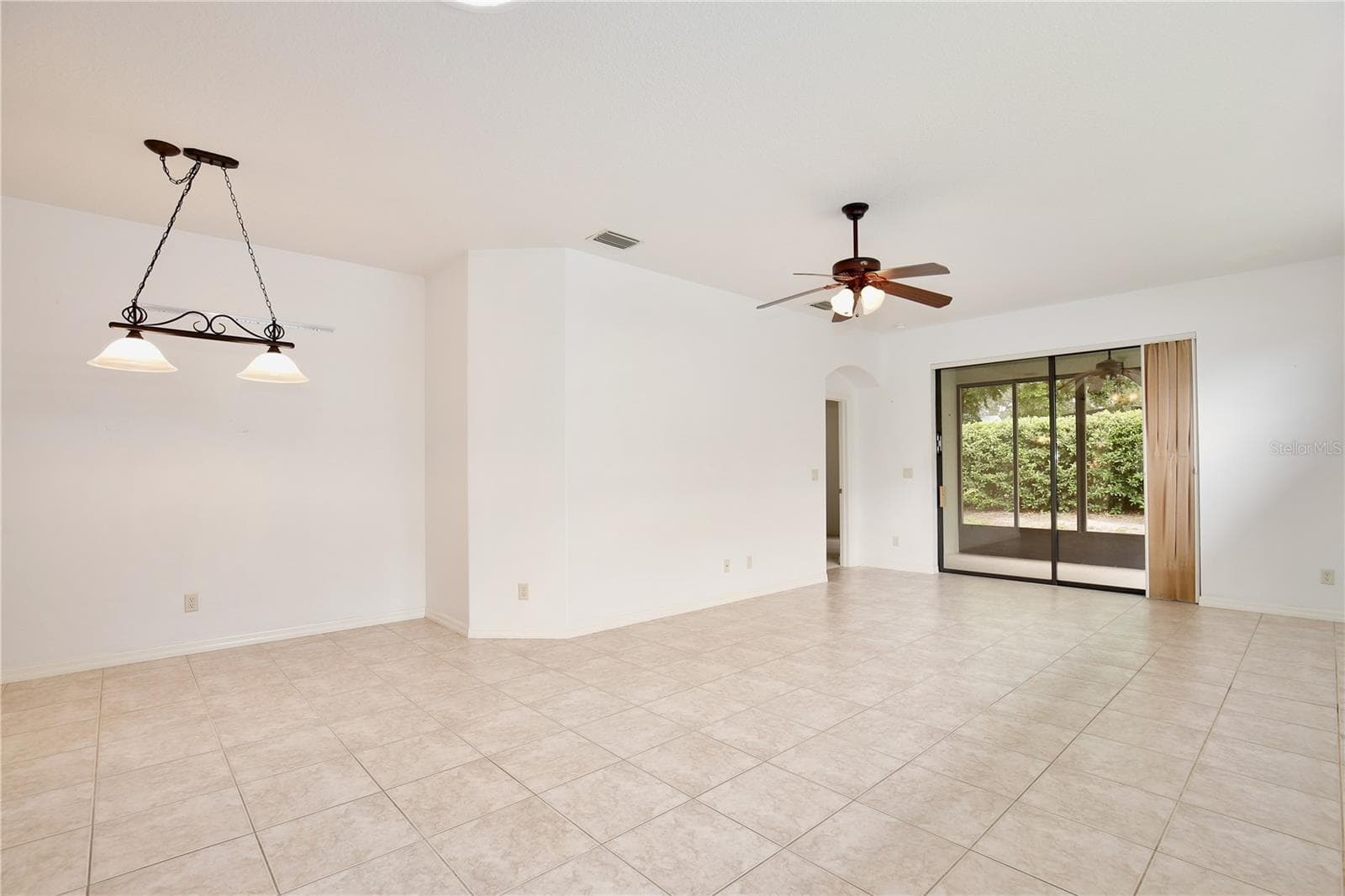 Single Family Residence at 27210 STONEY BROOK DR, LEESBURG, photo 13 of 59
