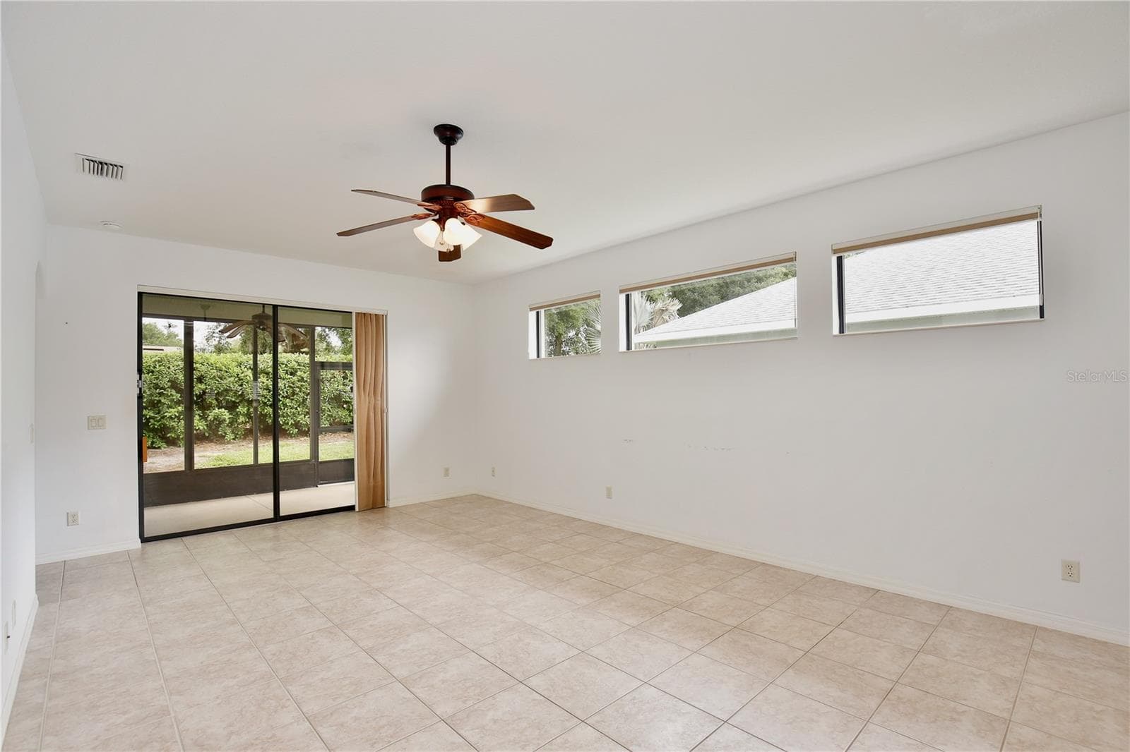 Single Family Residence at 27210 STONEY BROOK DR, LEESBURG, photo 15 of 59