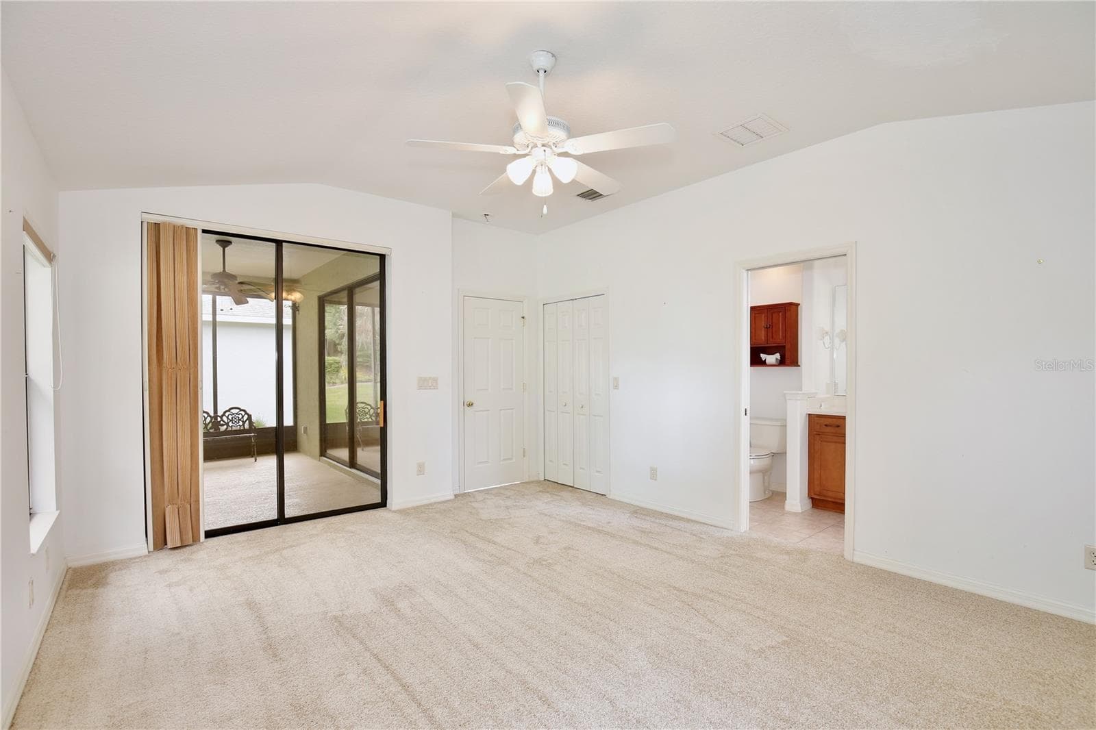 Single Family Residence at 27210 STONEY BROOK DR, LEESBURG, photo 21 of 59