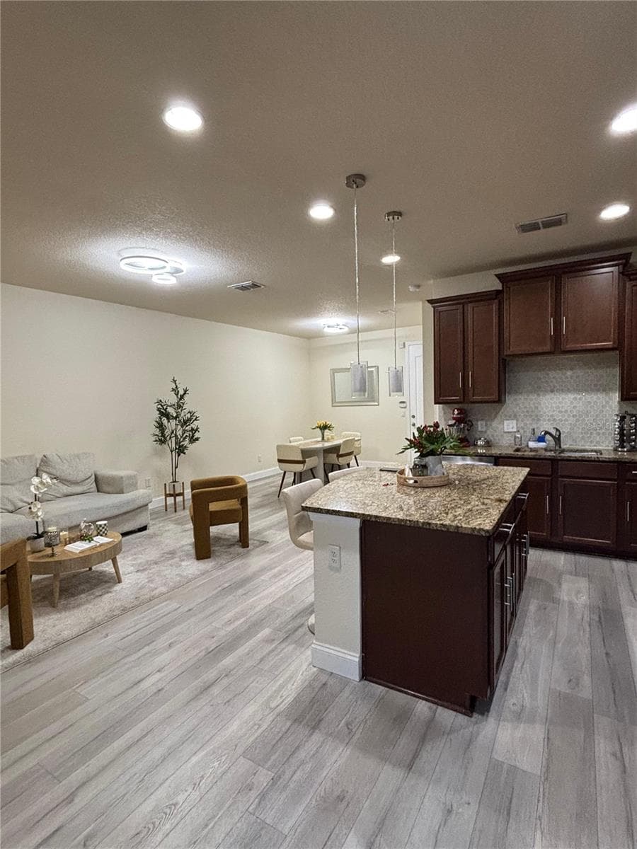 Townhouse at EAGLE CRK VILLAGE L PH 1, ORLANDO, photo 5 of 34
