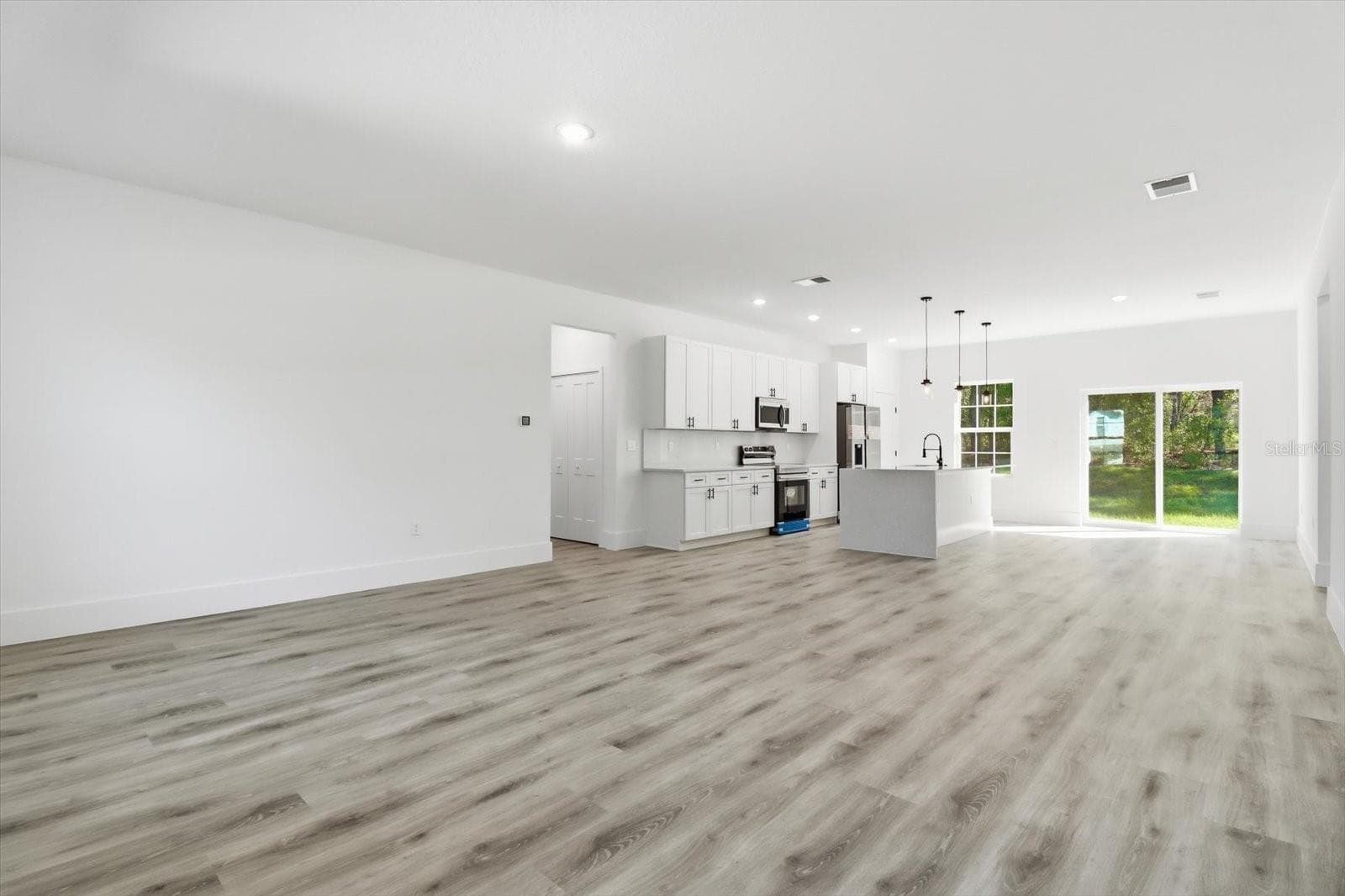 Single Family Residence at 9319 N CORTLANDT DR, CITRUS SPRINGS, photo 9 of 46