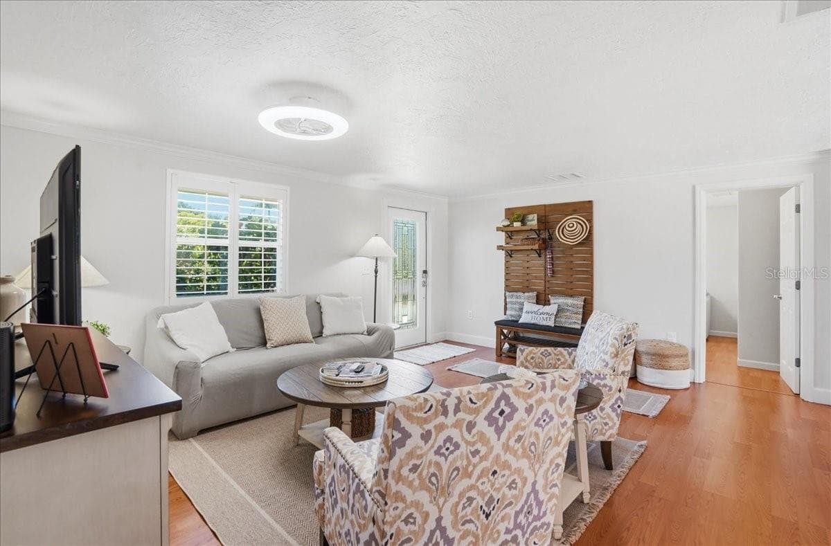 1129 Riviera StVenice, FL 34285 - 1129 RIVIERA ST, VENICE