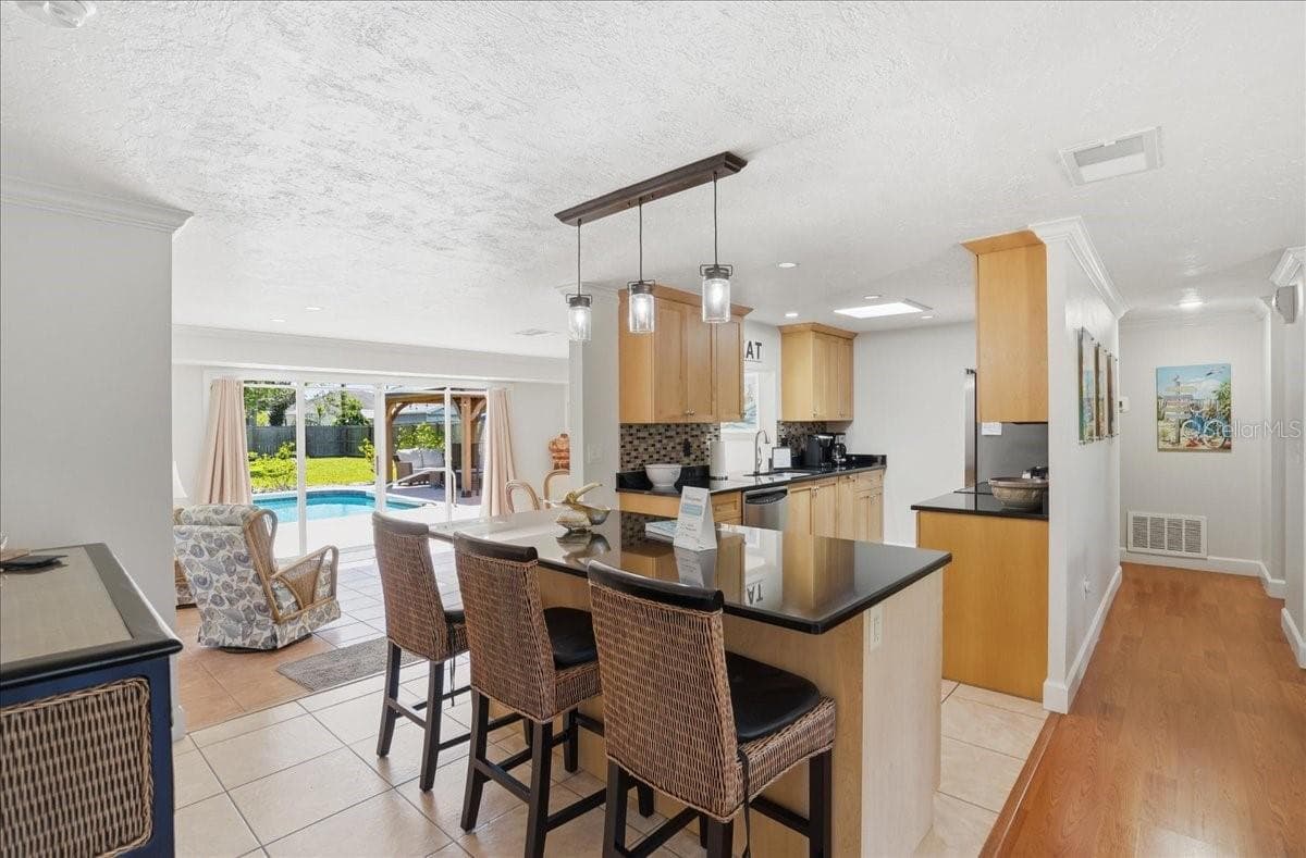 1129 Riviera StVenice, FL 34285 - 1129 RIVIERA ST, VENICE