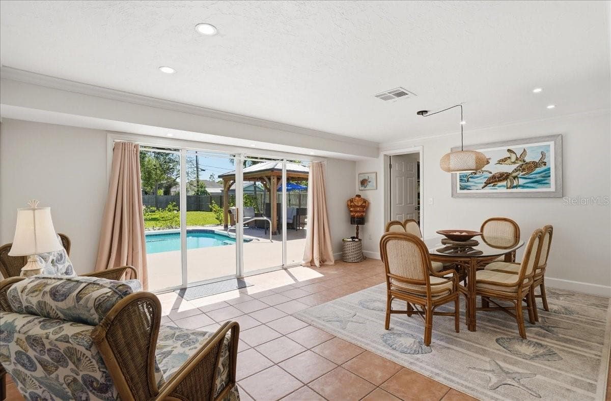 1129 Riviera StVenice, FL 34285 - 1129 RIVIERA ST, VENICE