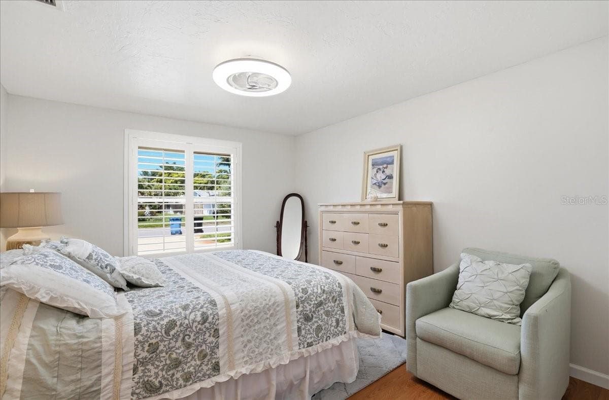 1129 Riviera StVenice, FL 34285 - 1129 RIVIERA ST, VENICE